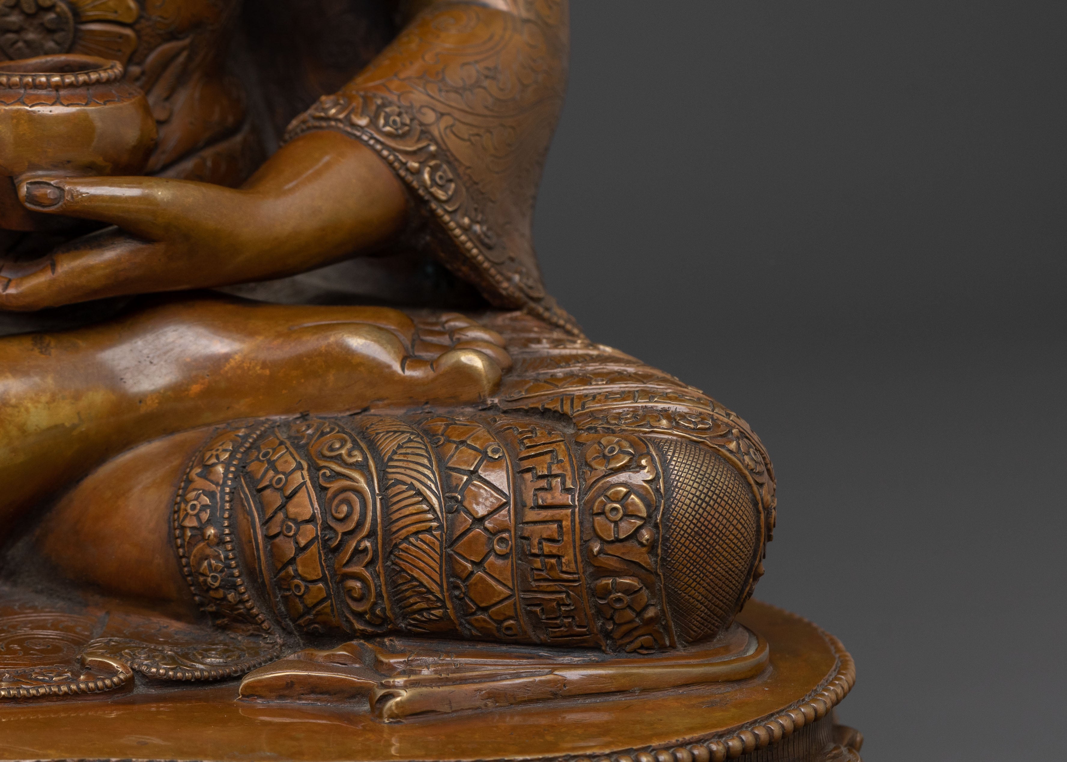 Shakyamuni Buddha Statue | Peaceful Figurine