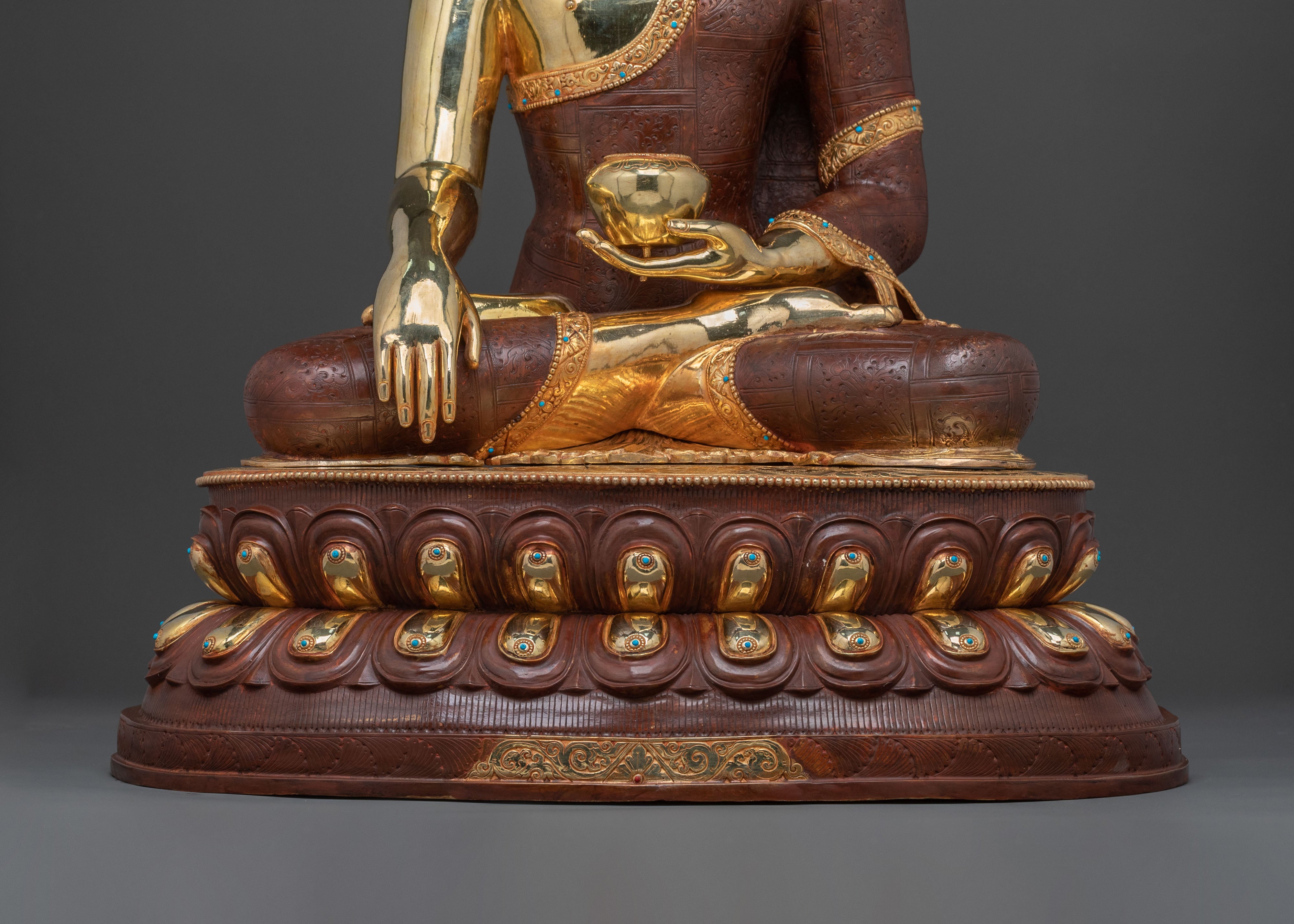 Serene Figure of Shakyamuni Buddha | Altar Decor