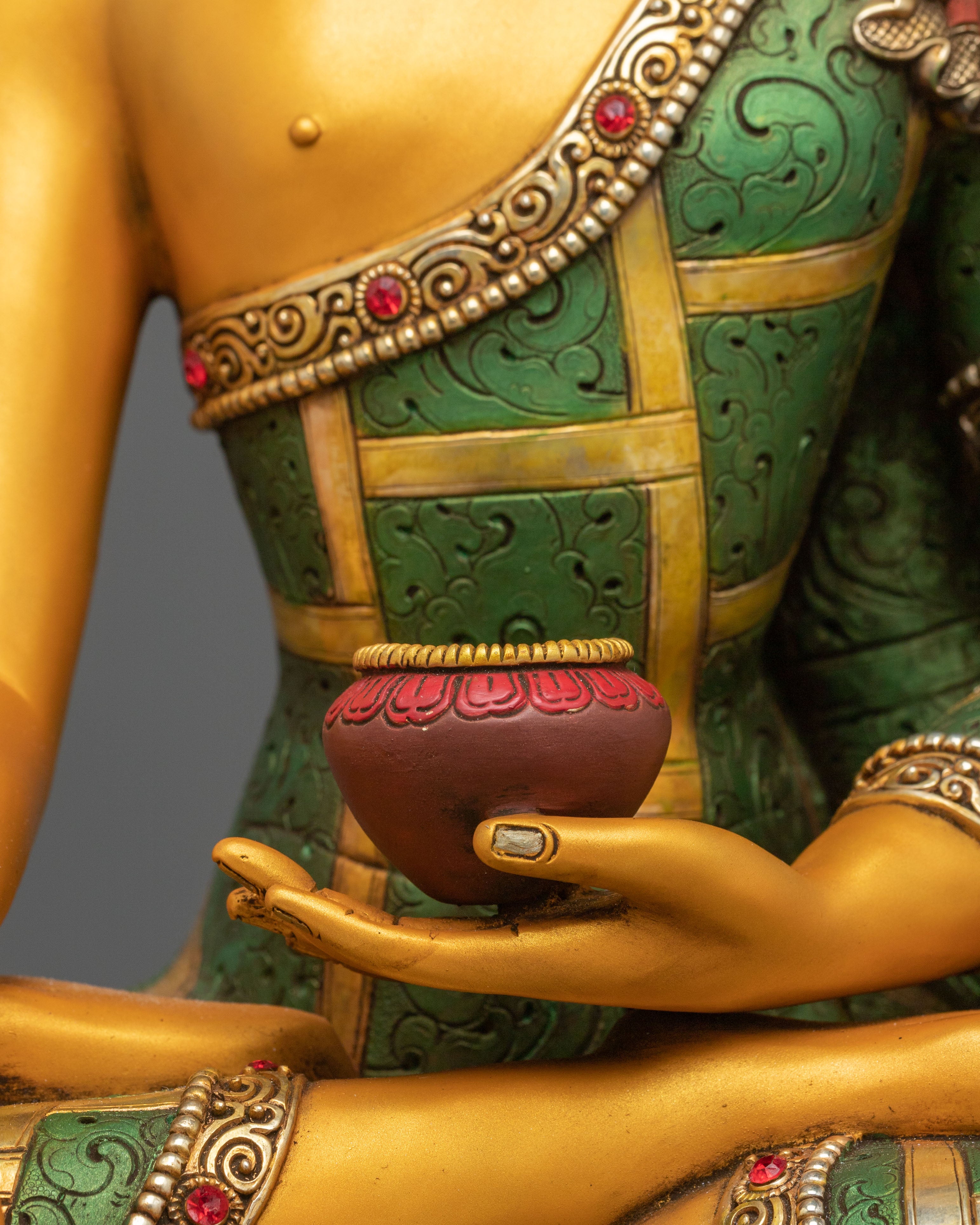 Shakyamuni Buddha Statue: 24K Gold Gilded
