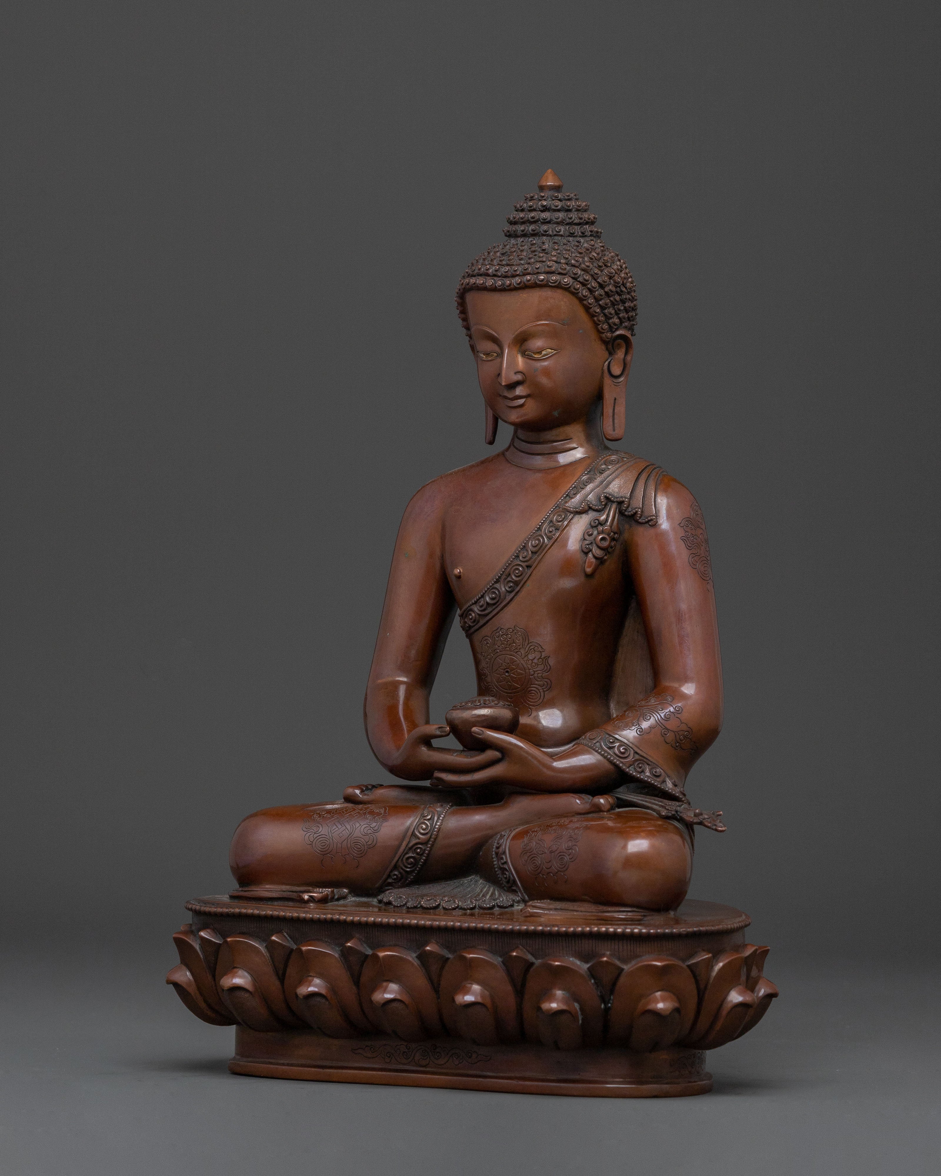 Handcrafted Amitabha Buddha Statue: Spiritual Decor