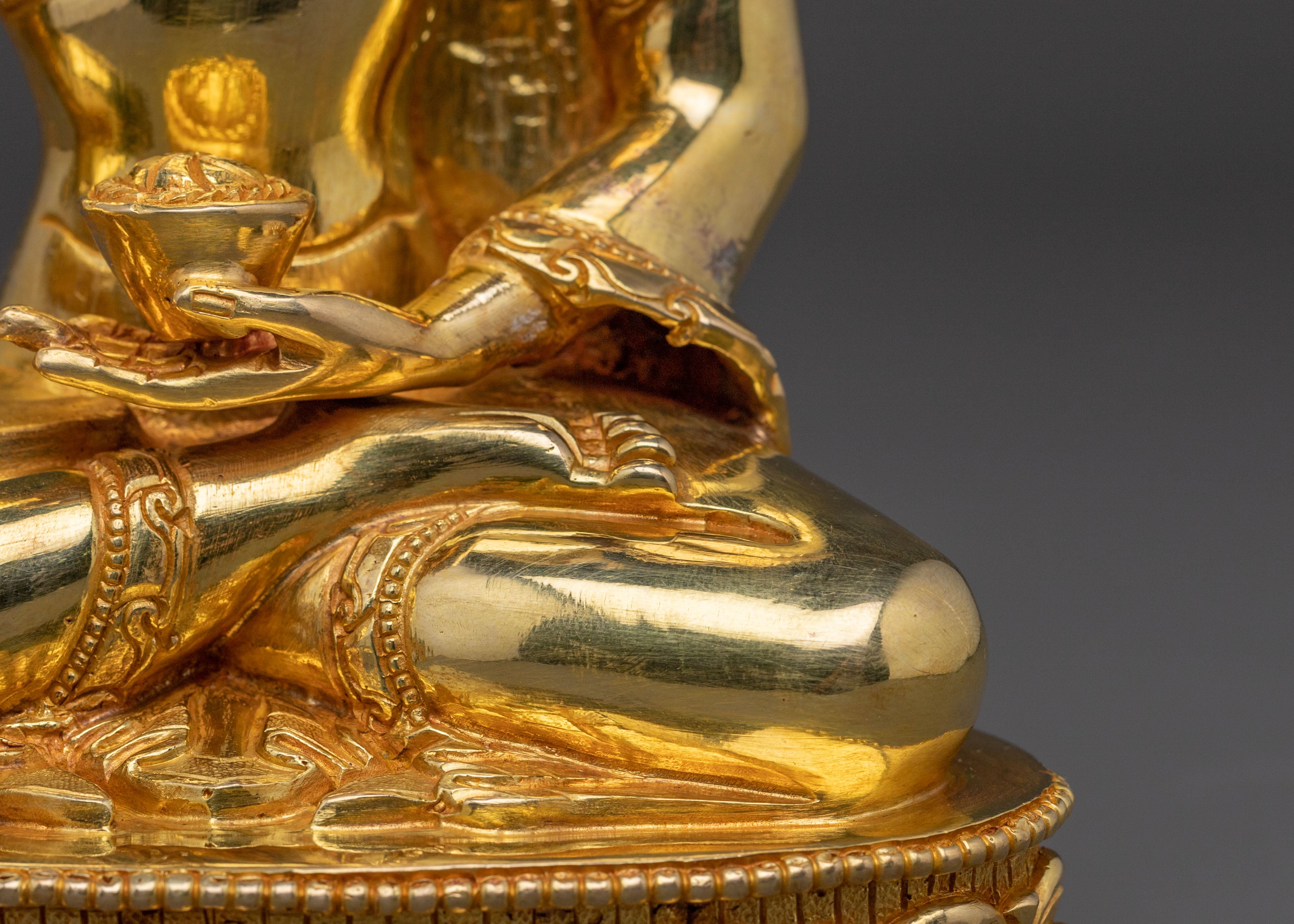 Buddha Shakyamuni Gold Gilded Statue – Serene Copper Art