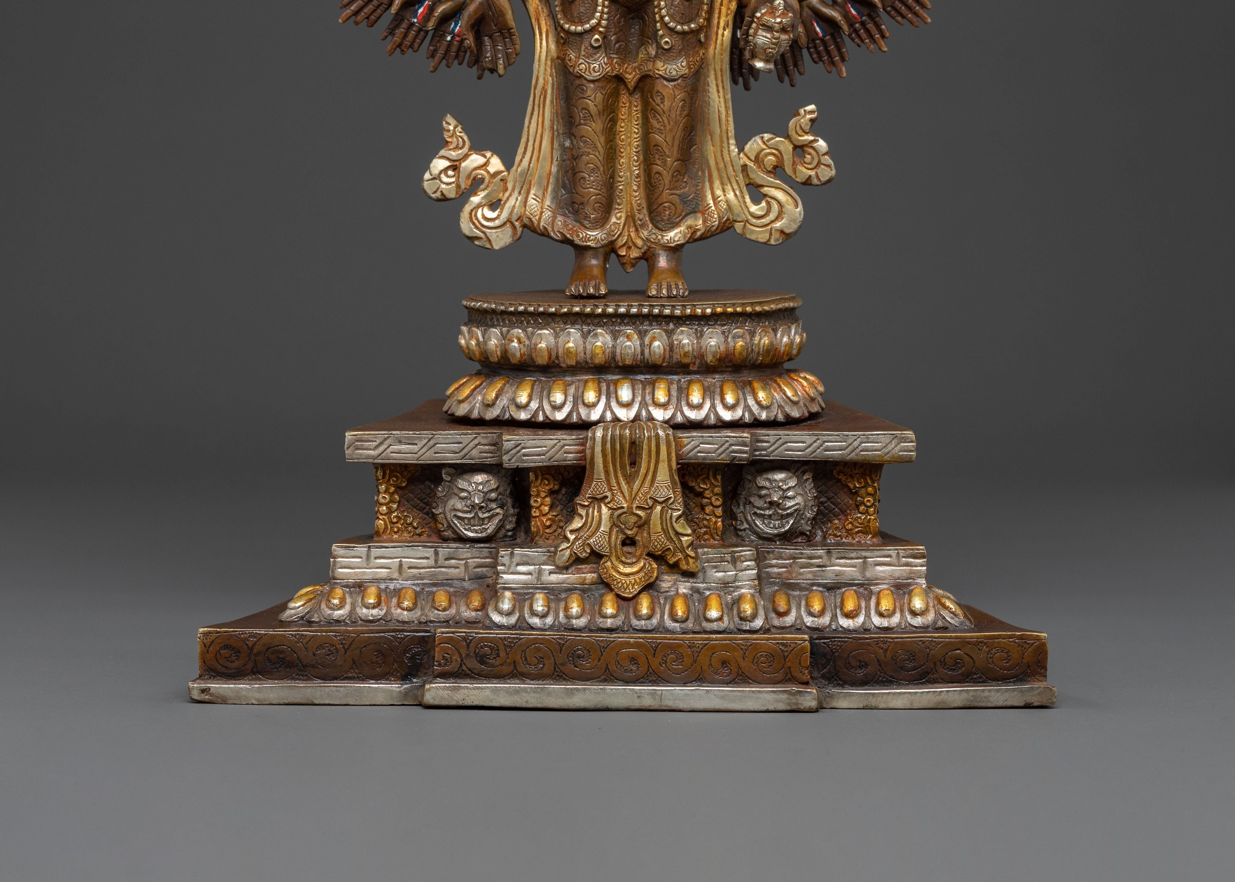1000 Armed Chenrezig Statue | Divine Form