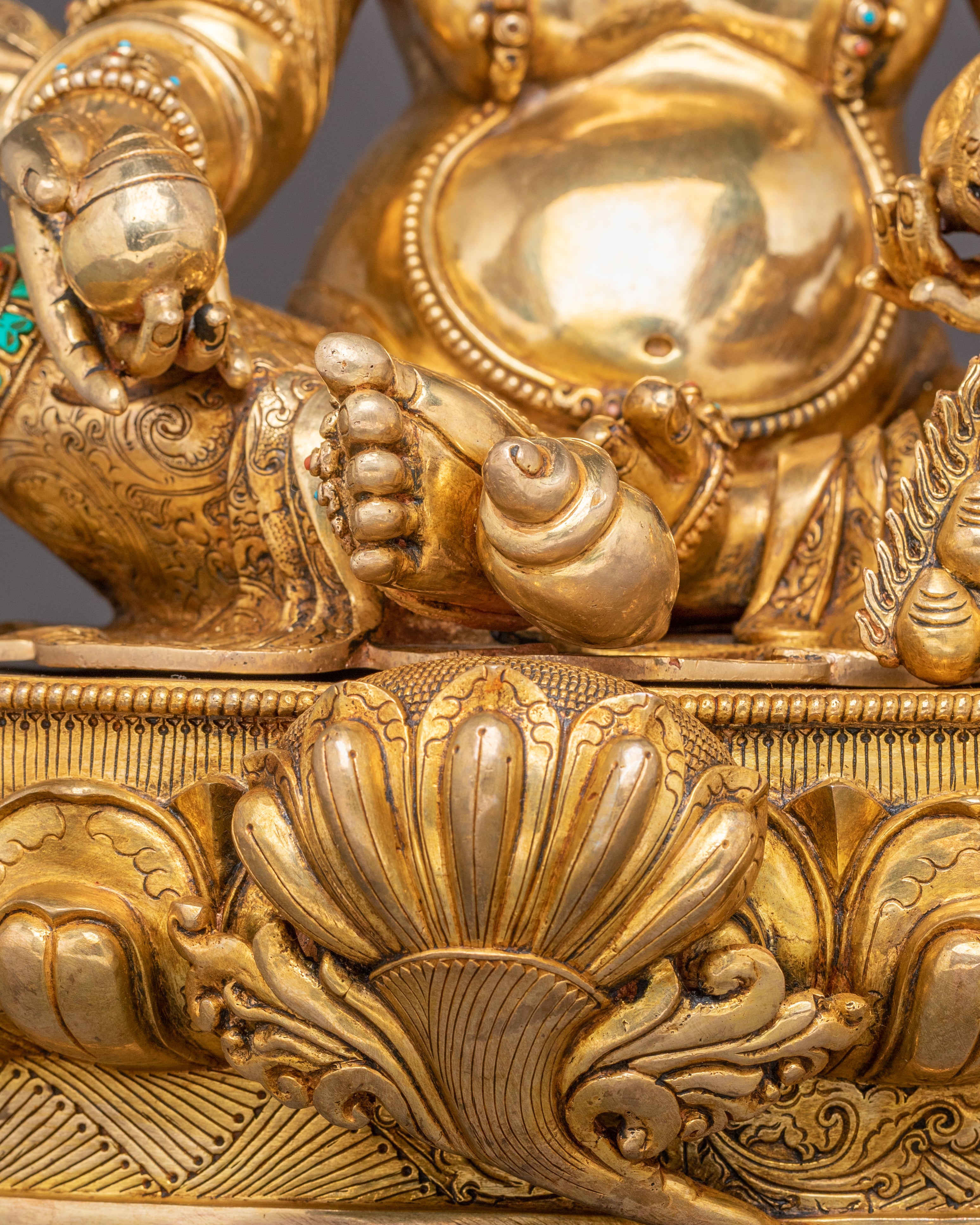 Buddhist Wealth Icon Dzambhala | The Embodiment of Prosperity