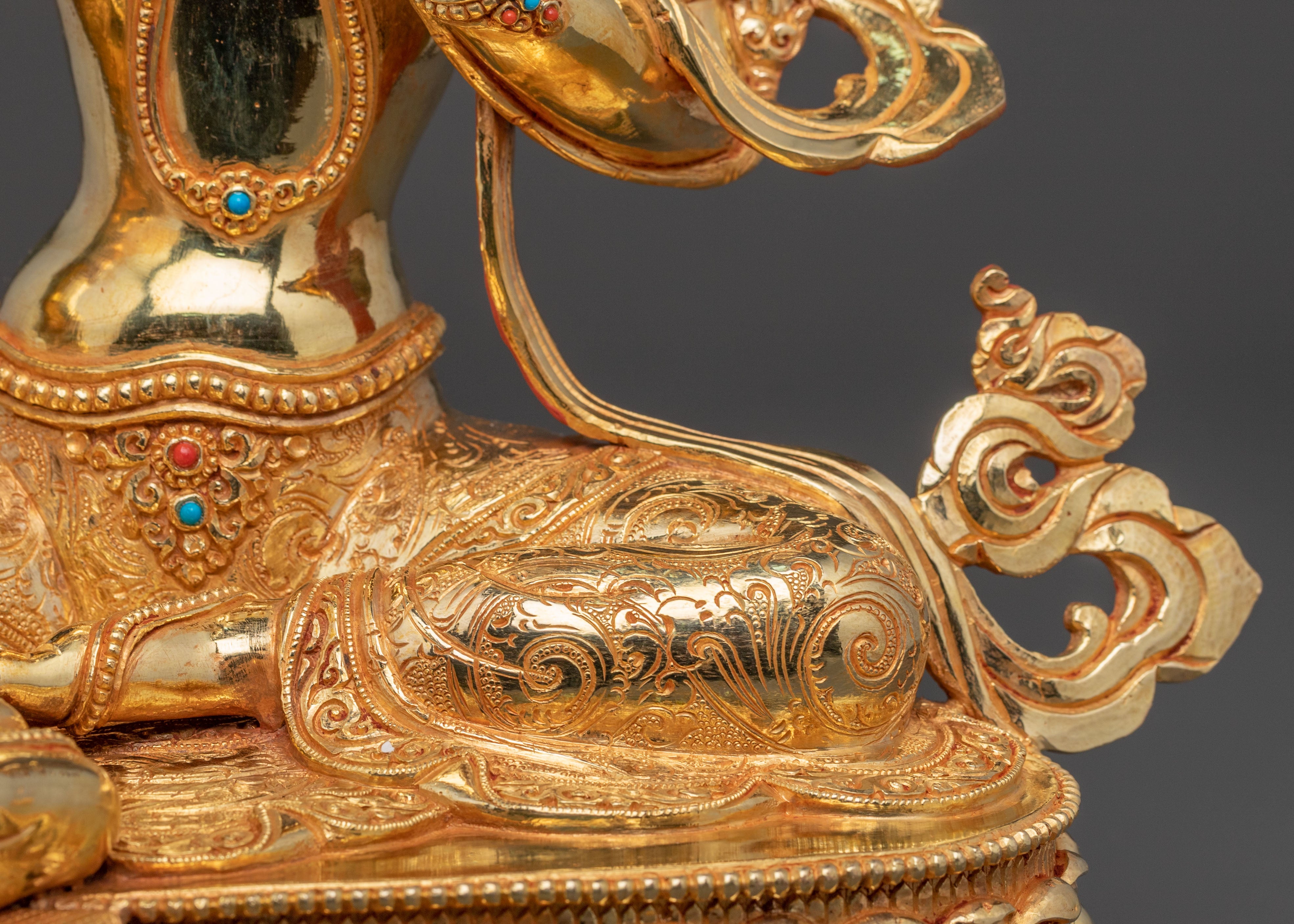 Sacred Statue of Mother Shyama Tara – Hand-Gilded Copper Statue