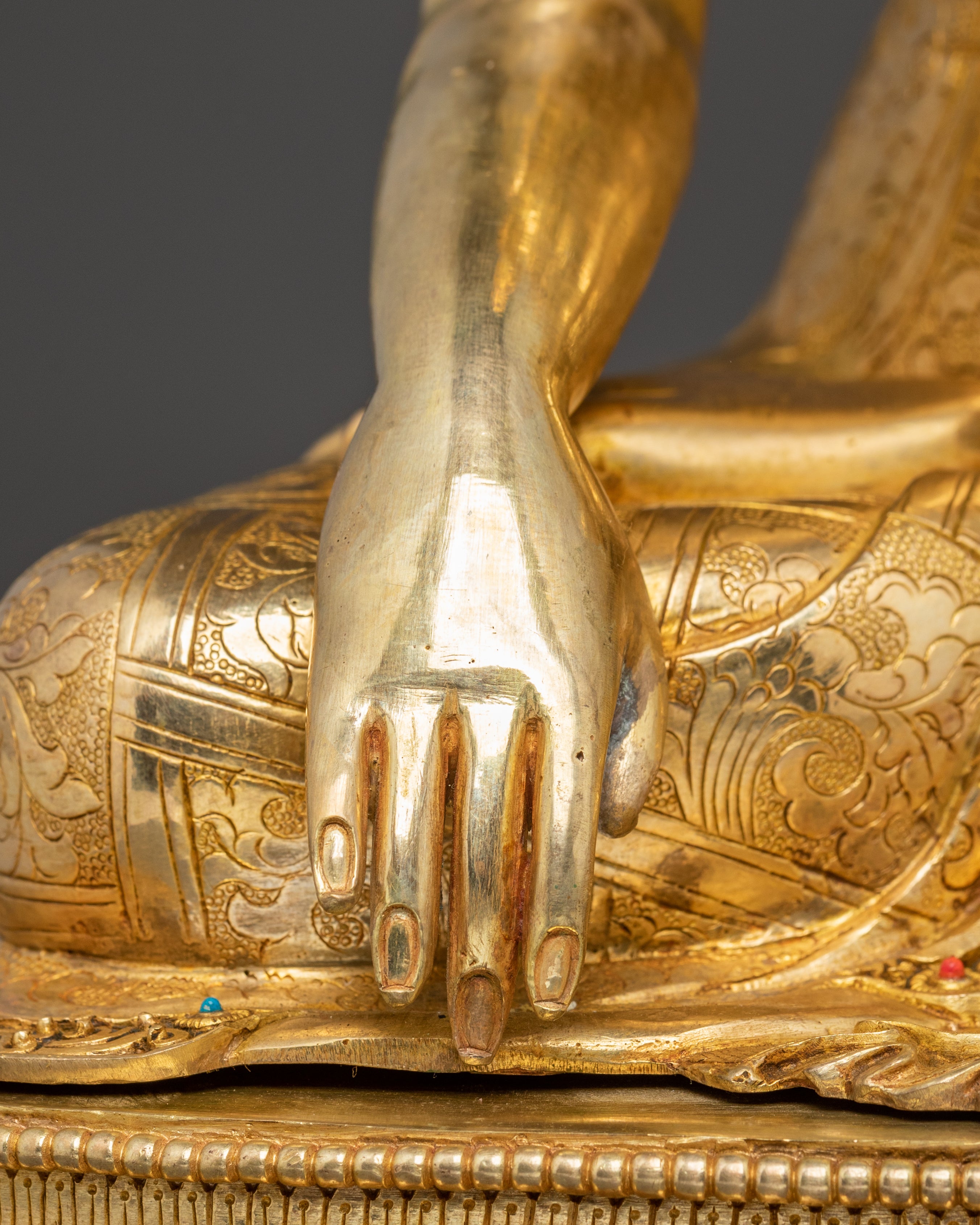 Handmade Shakyamuni Buddha Sculpture: Symbol of Wisdom