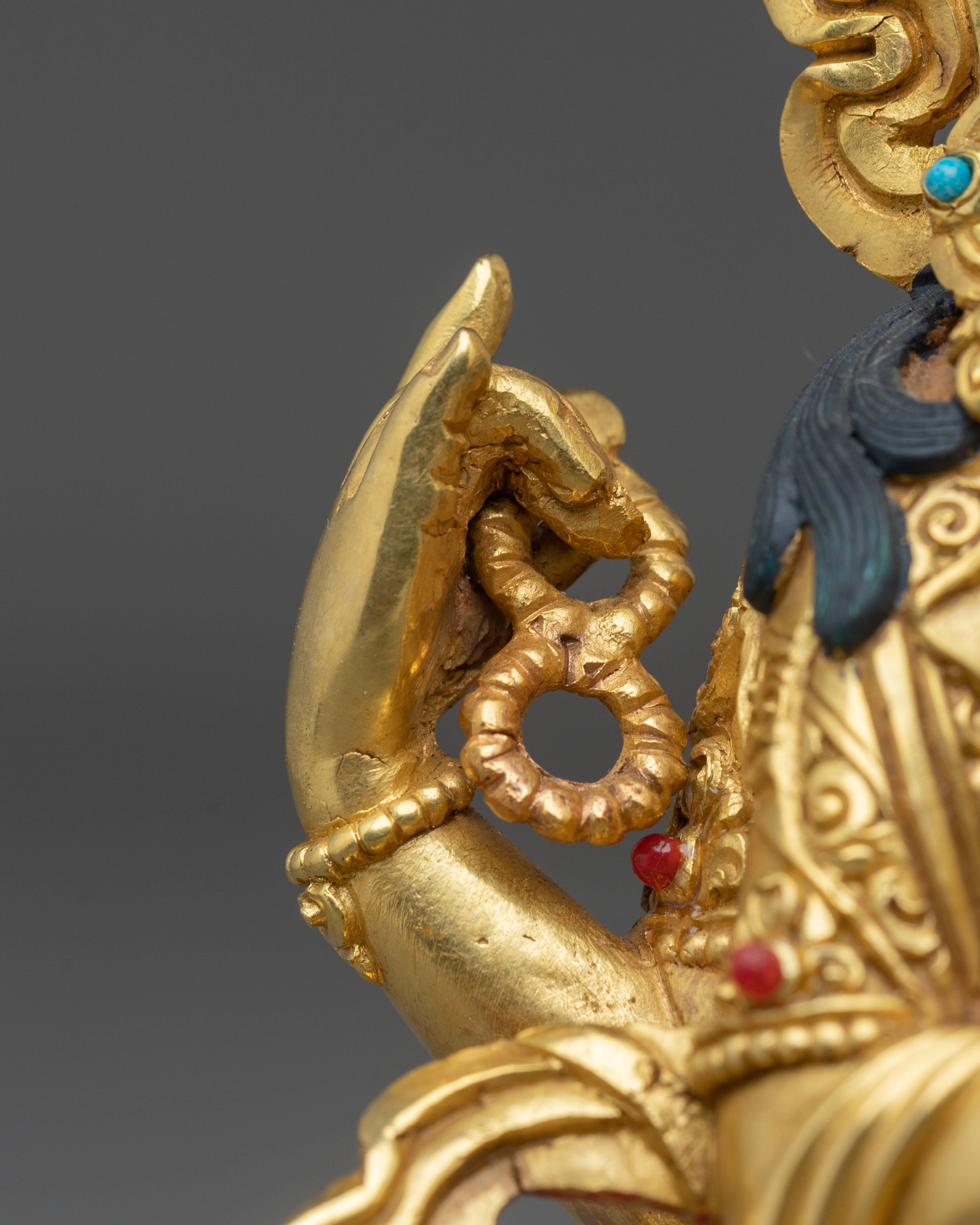 Chenrezig Lord of Compassion Sculpture – 24K Gold Gilded