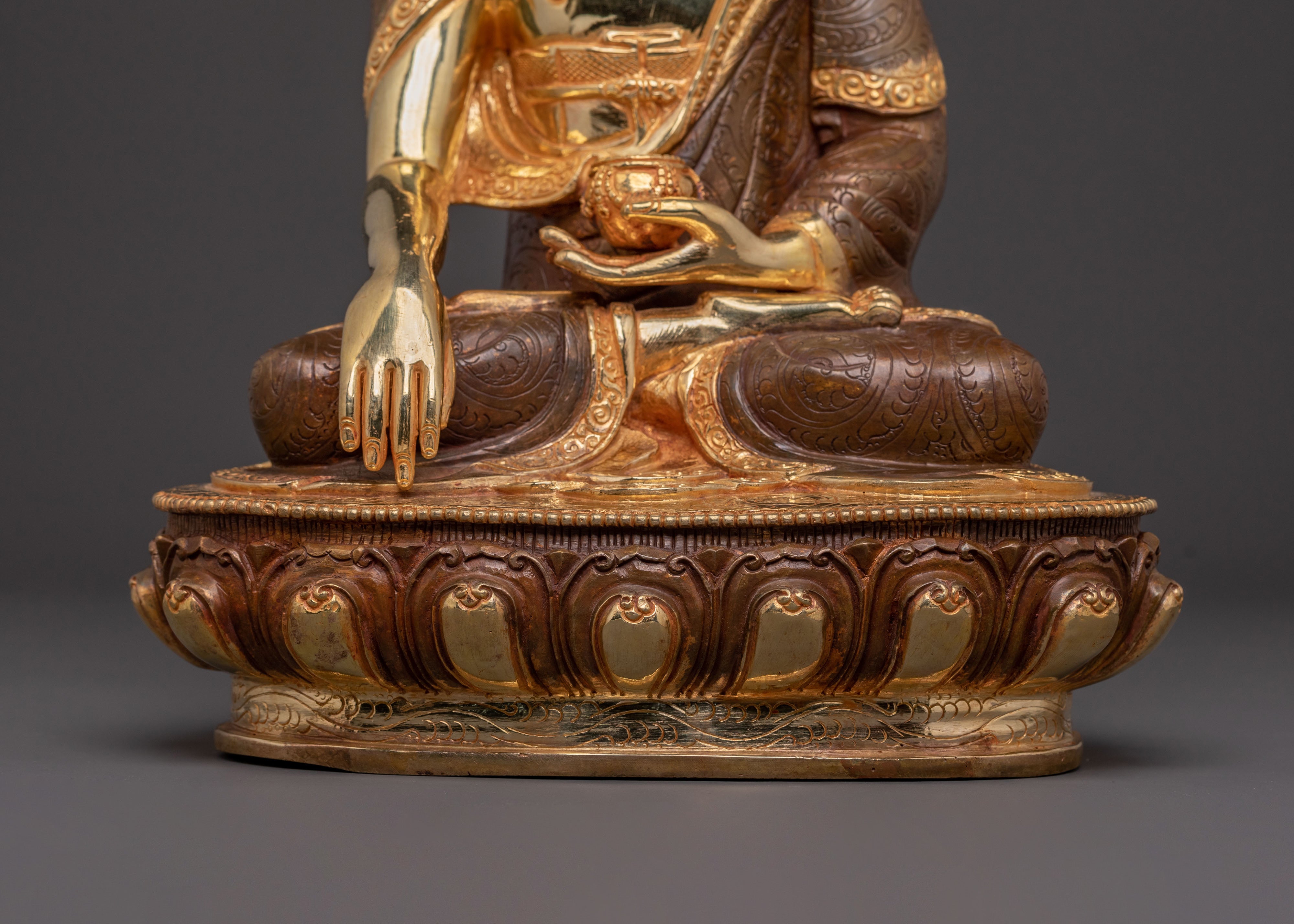 Shakyamuni Buddha Statue in Serene 24k Gold