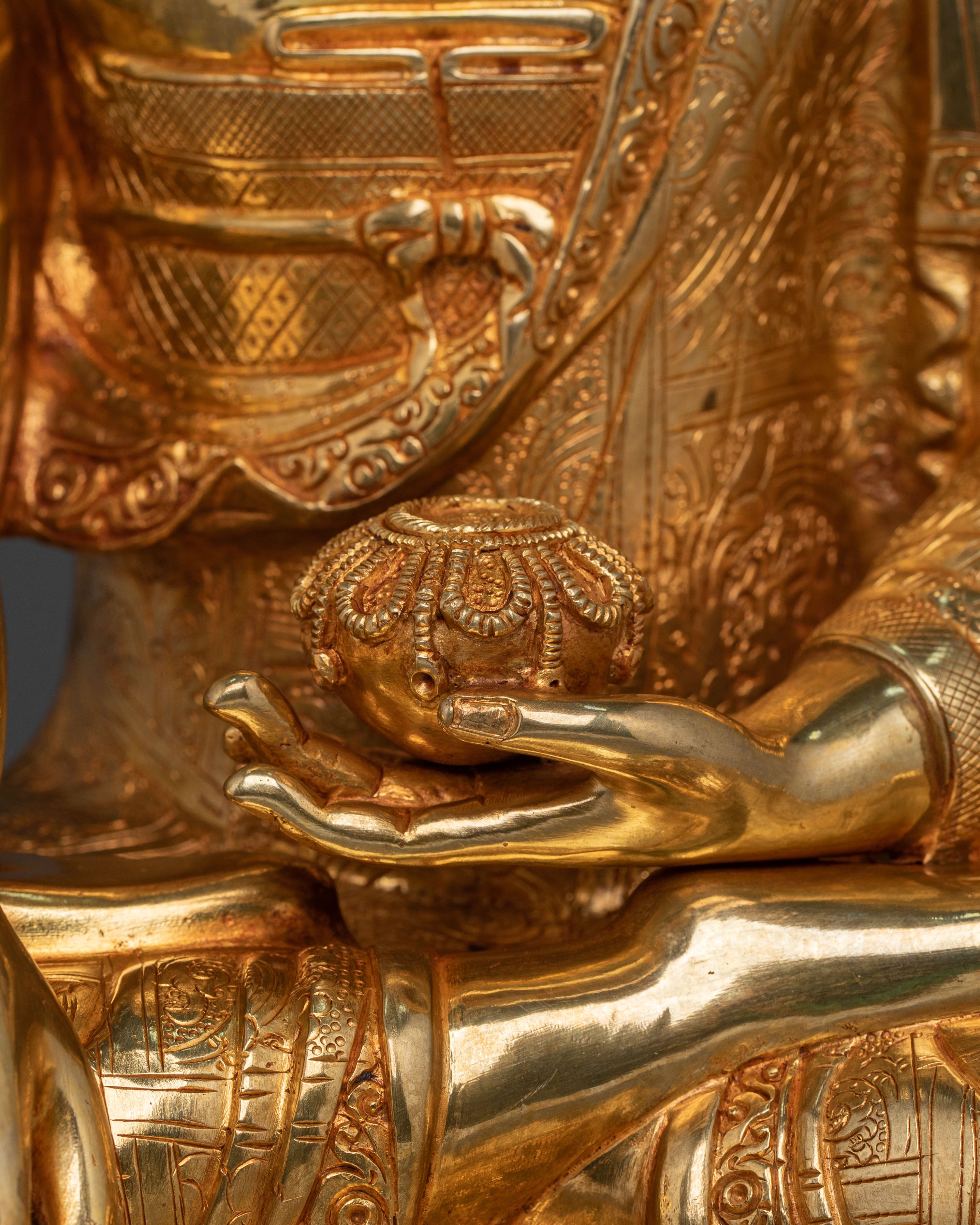 Shakyamuni Buddha Statue | 24K Gold Gilded Figurine