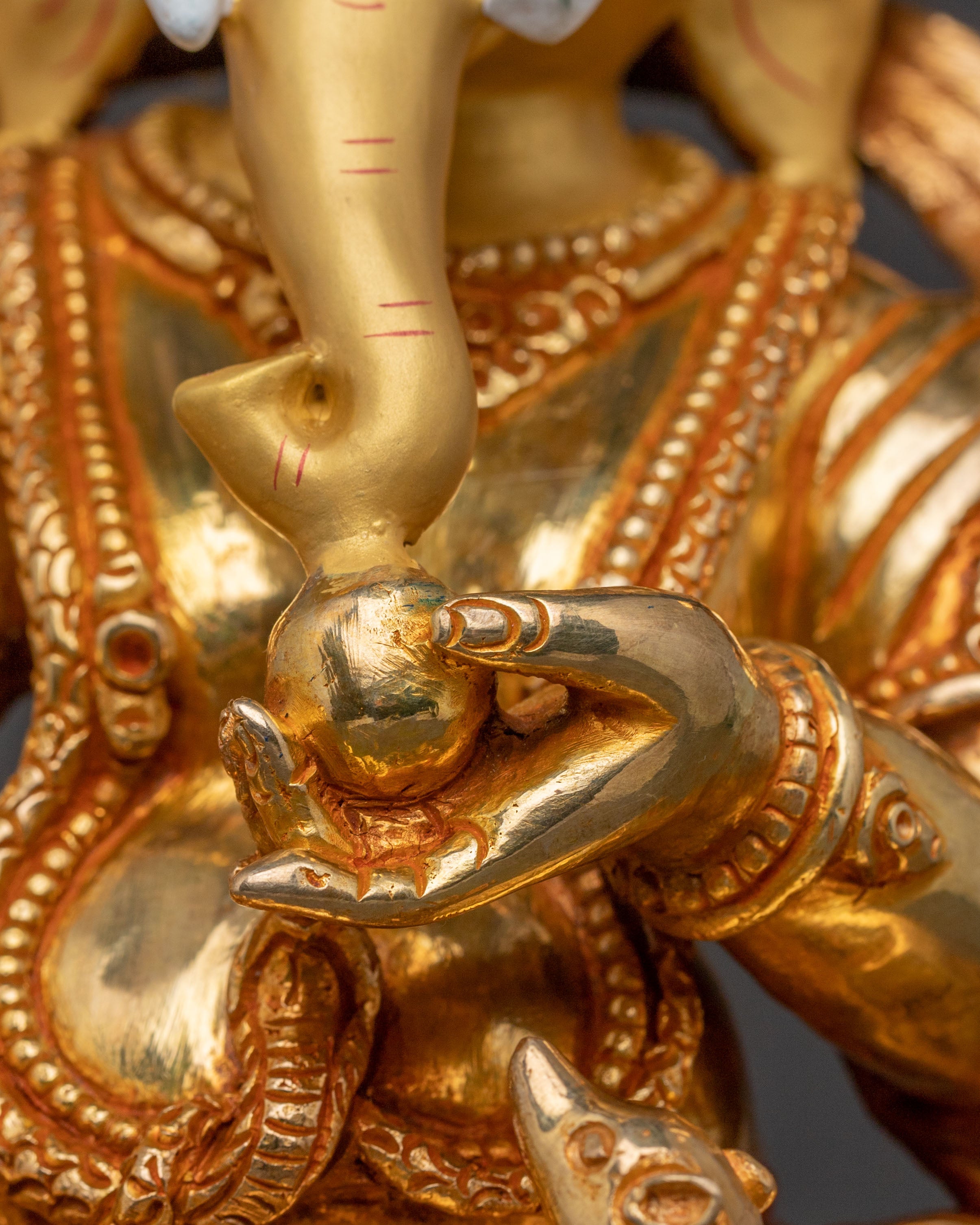 Lord Ganesha Golden Statue: Handcrafted Serenity