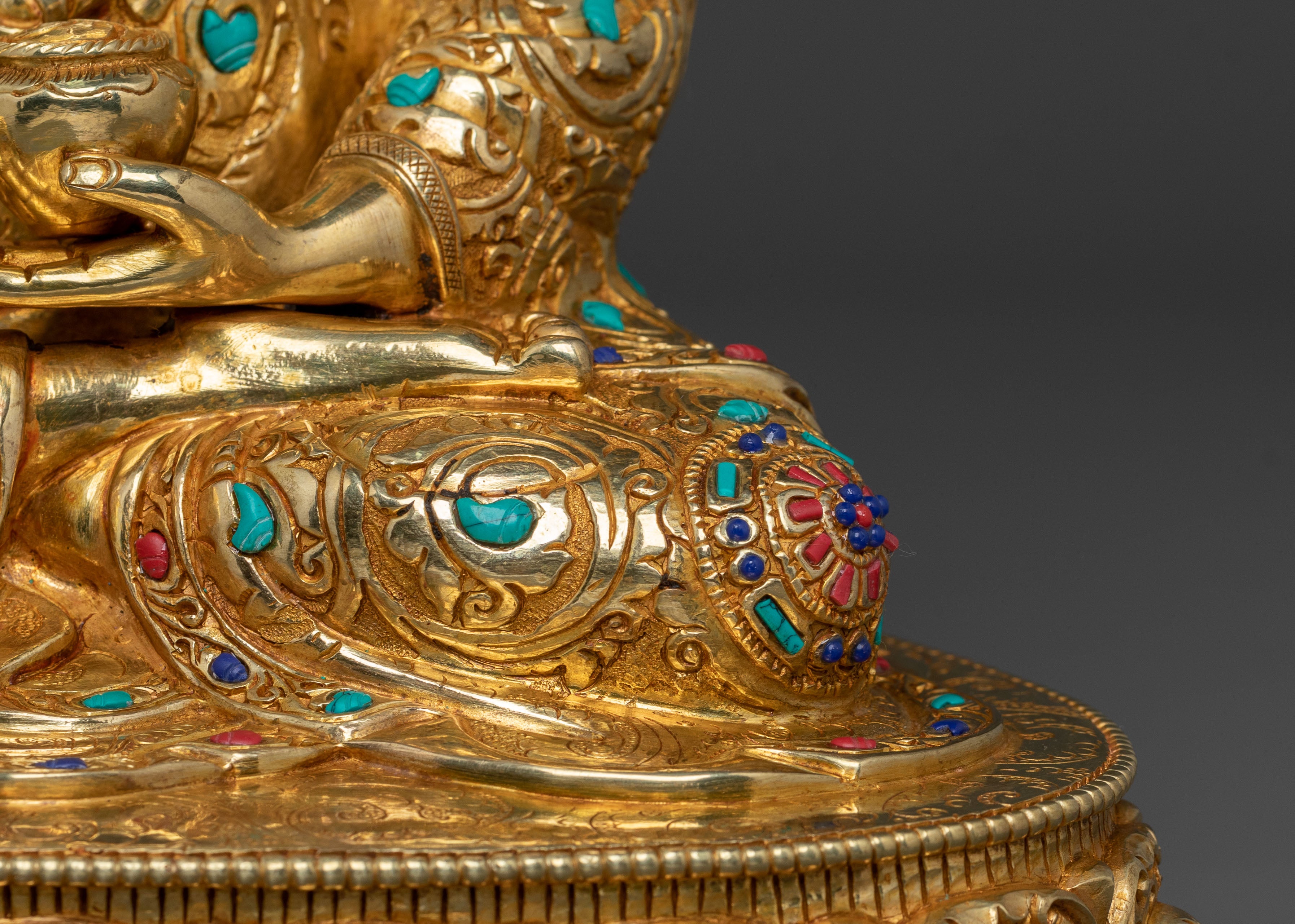Handcrafted Shakyamuni Buddha Statue | Symbol of Enlightenment and Peace
