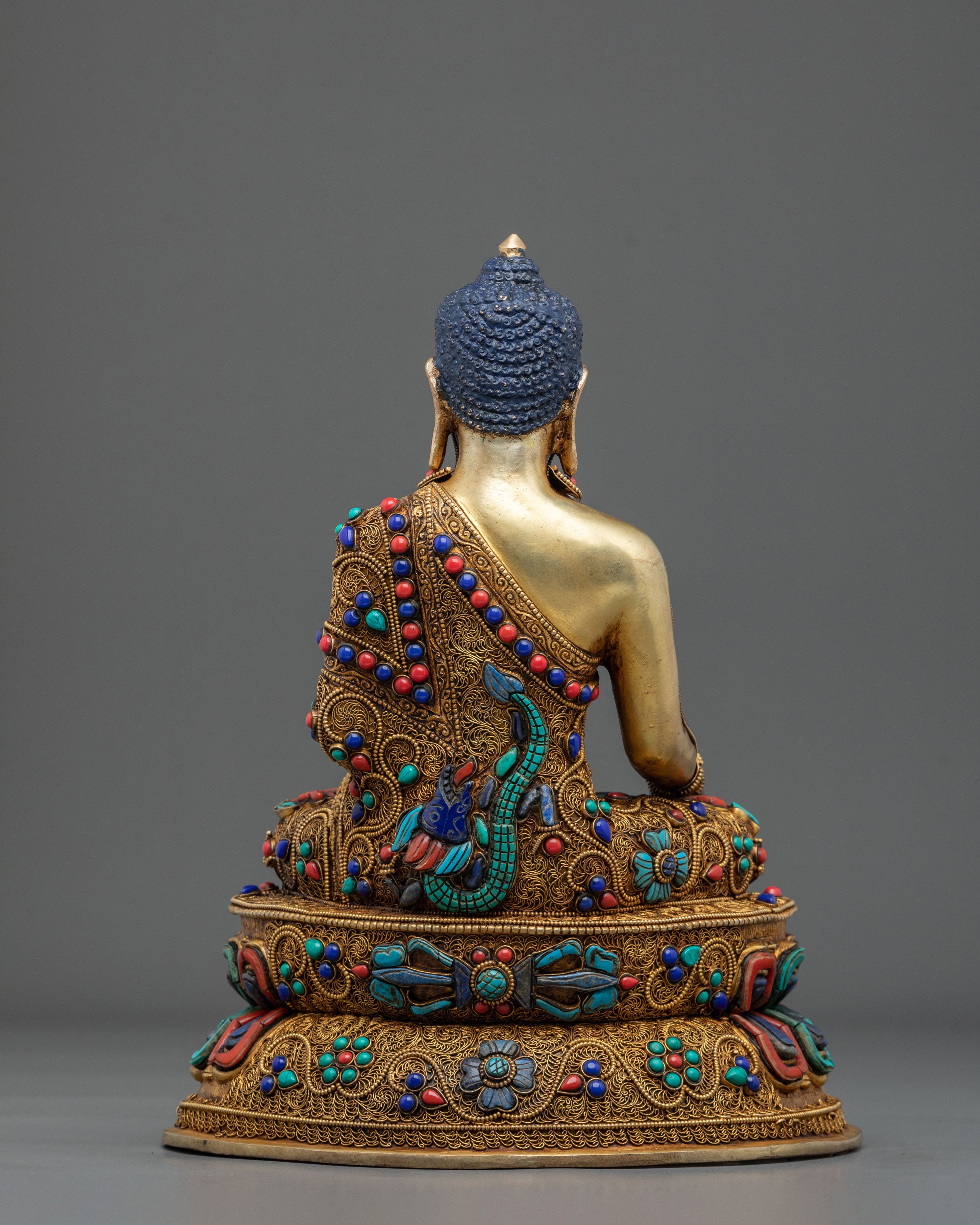 Shakyamuni Buddha Statue: Embodiment of Peace and Wisdom