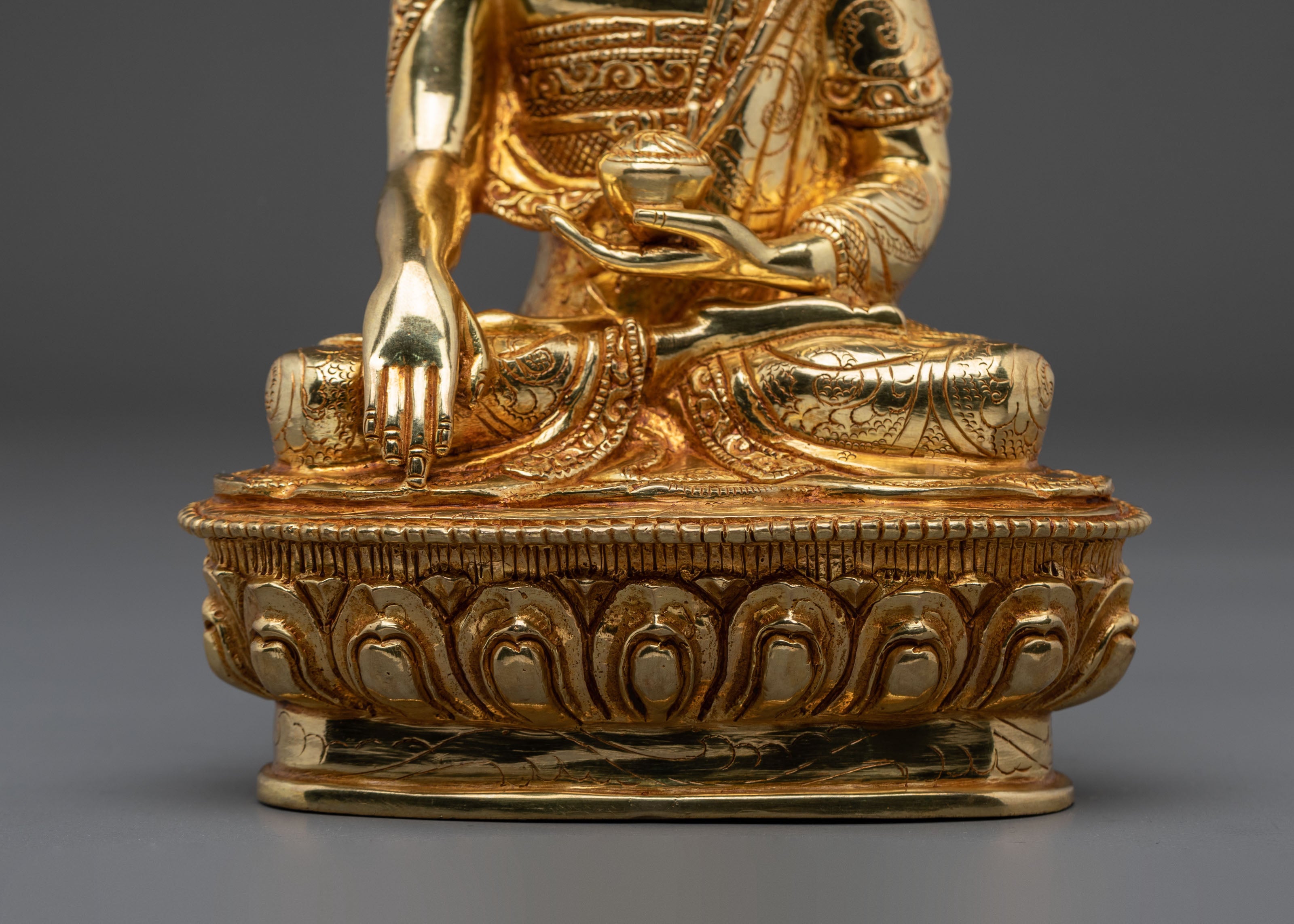 Shakyamuni Buddha Buddhist Sage Sculpture | 24K Gold Gilded
