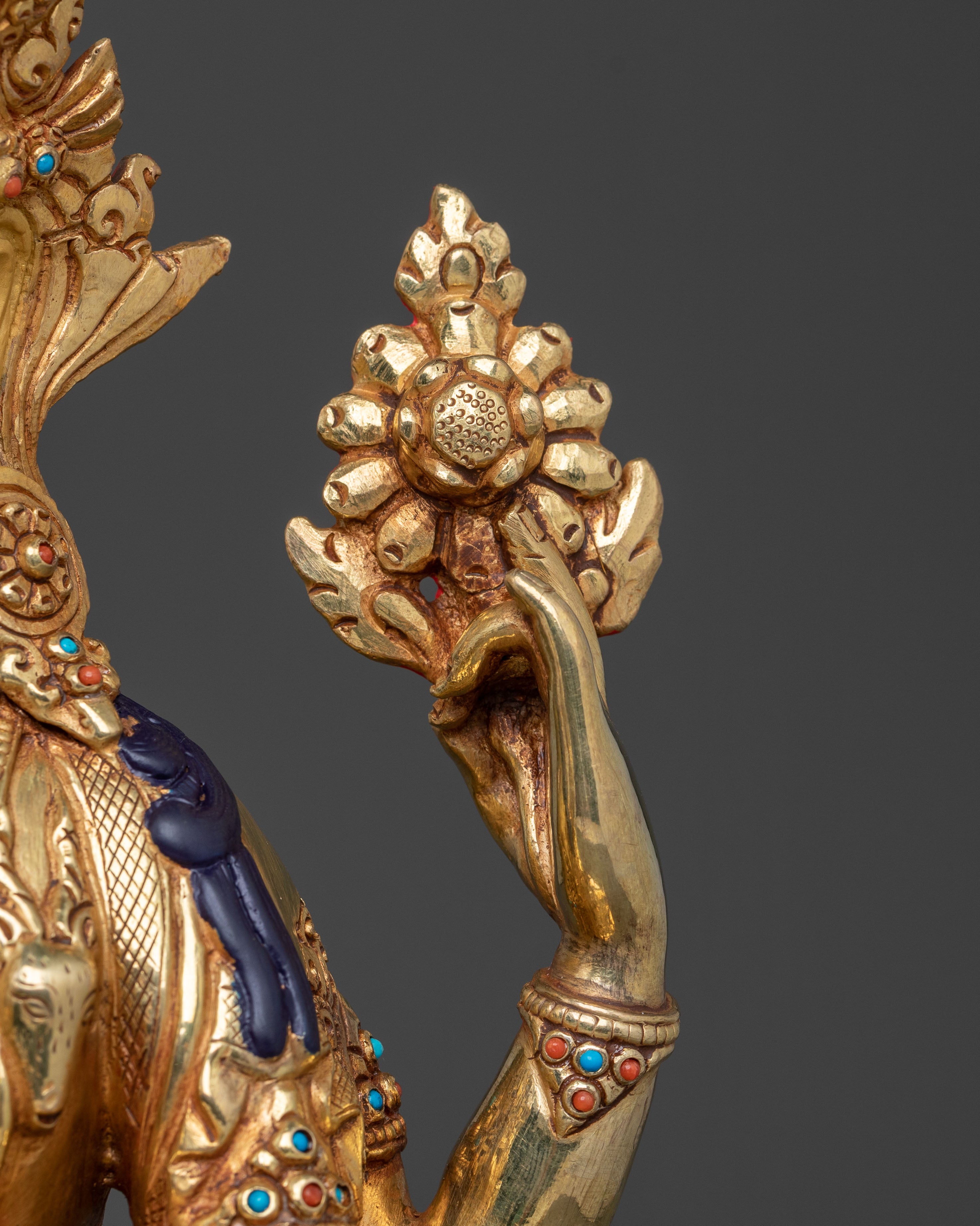 Chenrezig Sculpture: Compassionate Bodhisattva