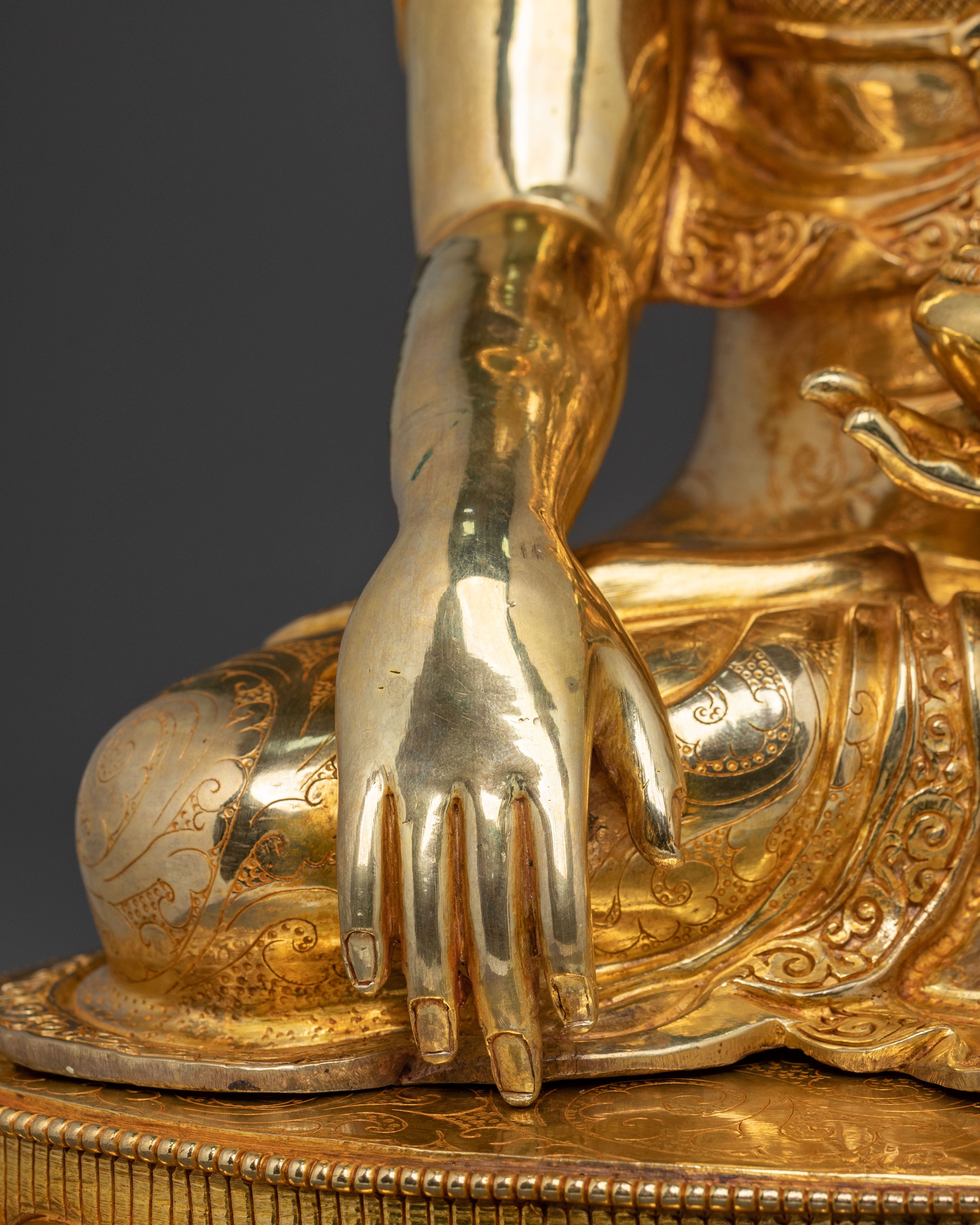 Buddhist Shakyamuni Buddha Statue | Symbol of Enlightenment