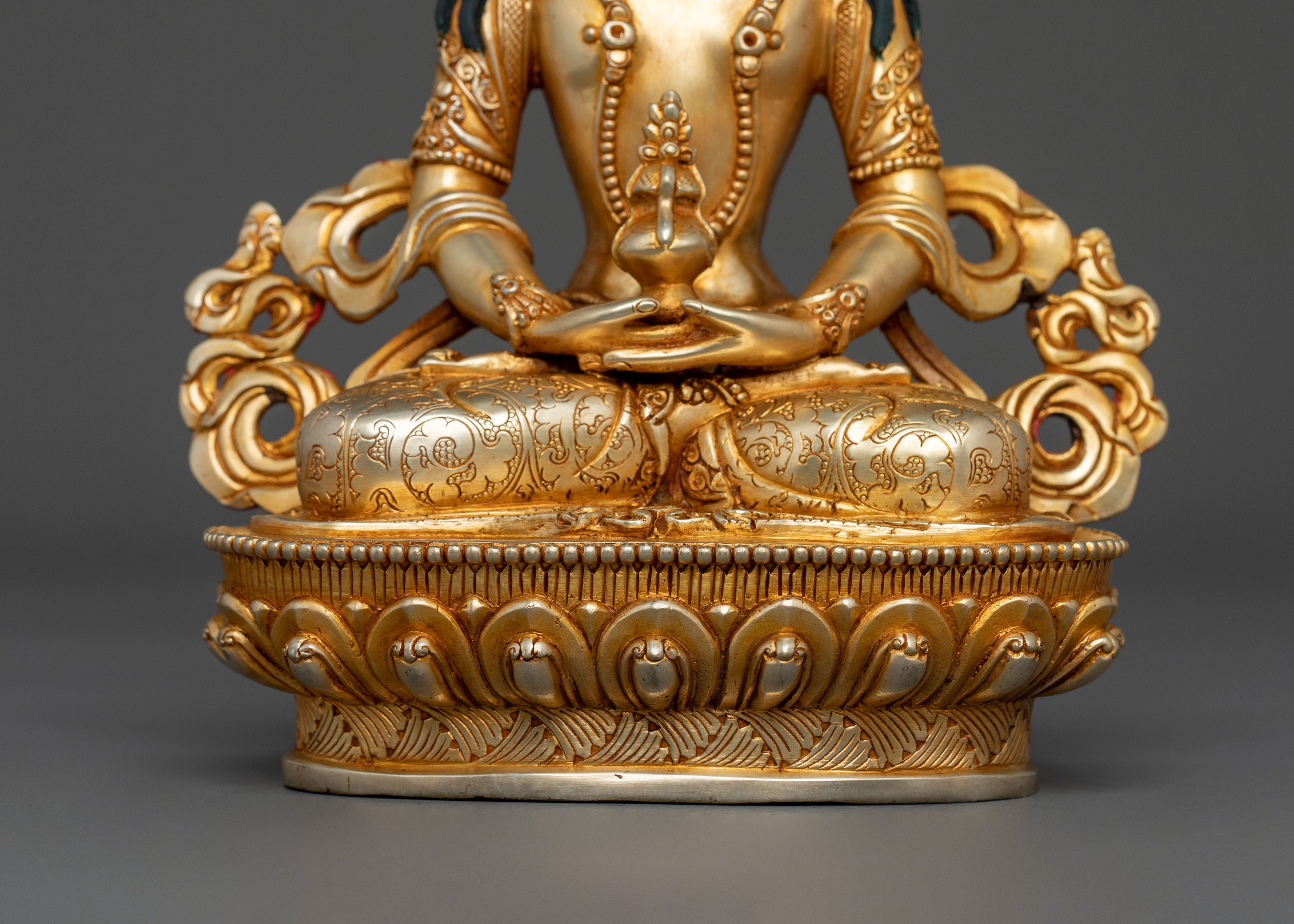 Long Life Deity Amitayus Statue – Serene Gilded Copper