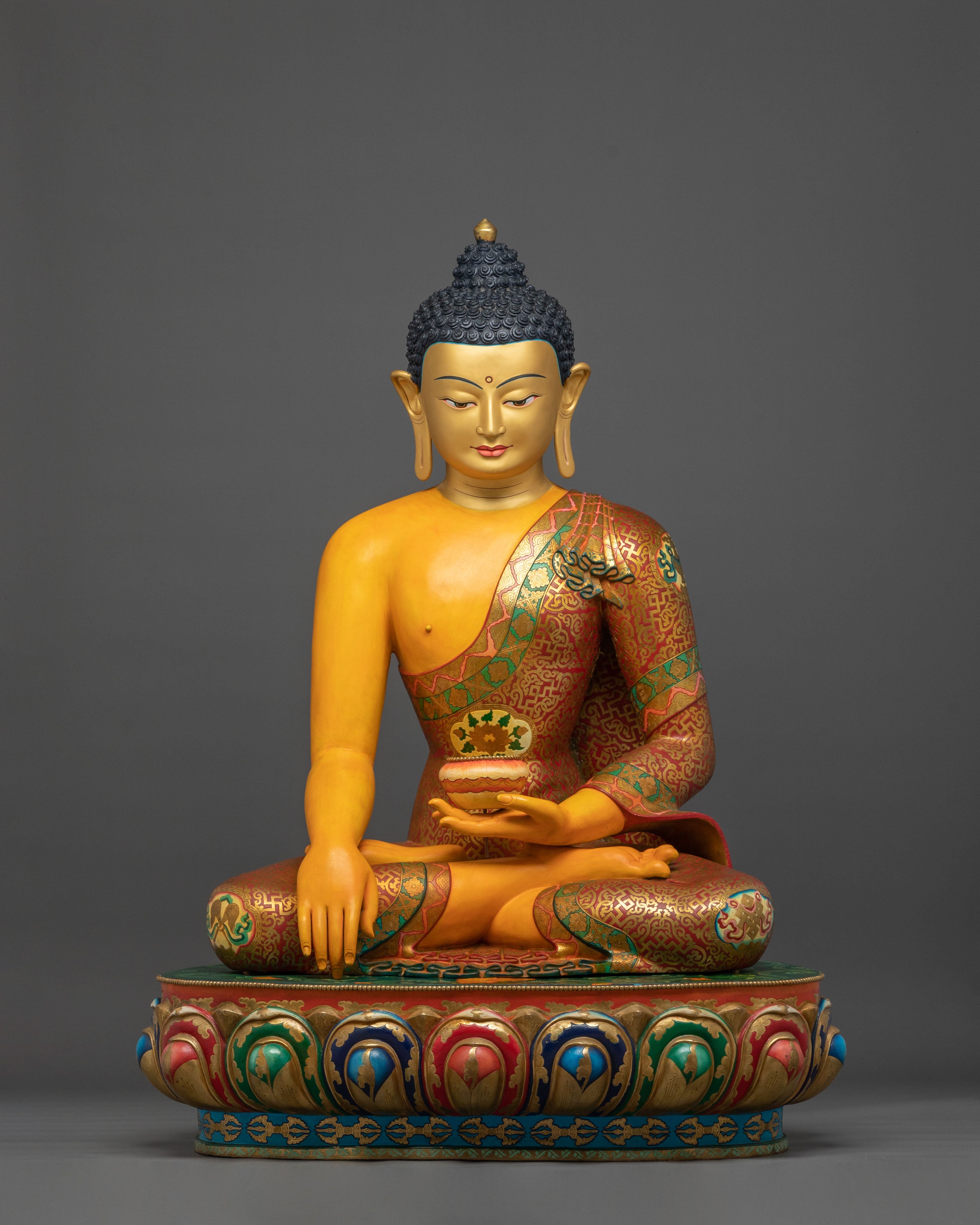 Hand-Carved Shakyamuni Buddha Statue | Exquisite Gilded Artistry