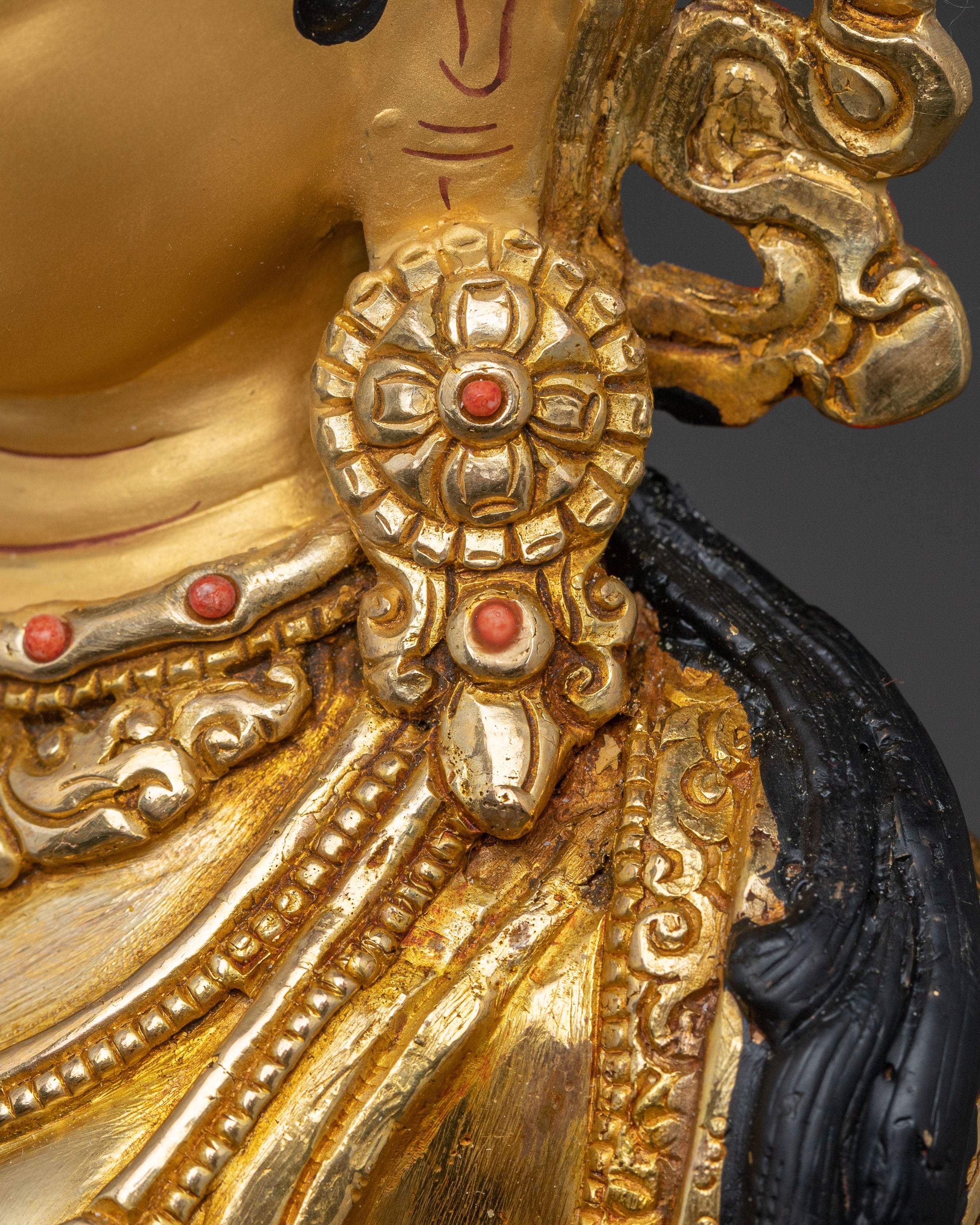 Golden Dukar Sculpture | Guardian of Dharma