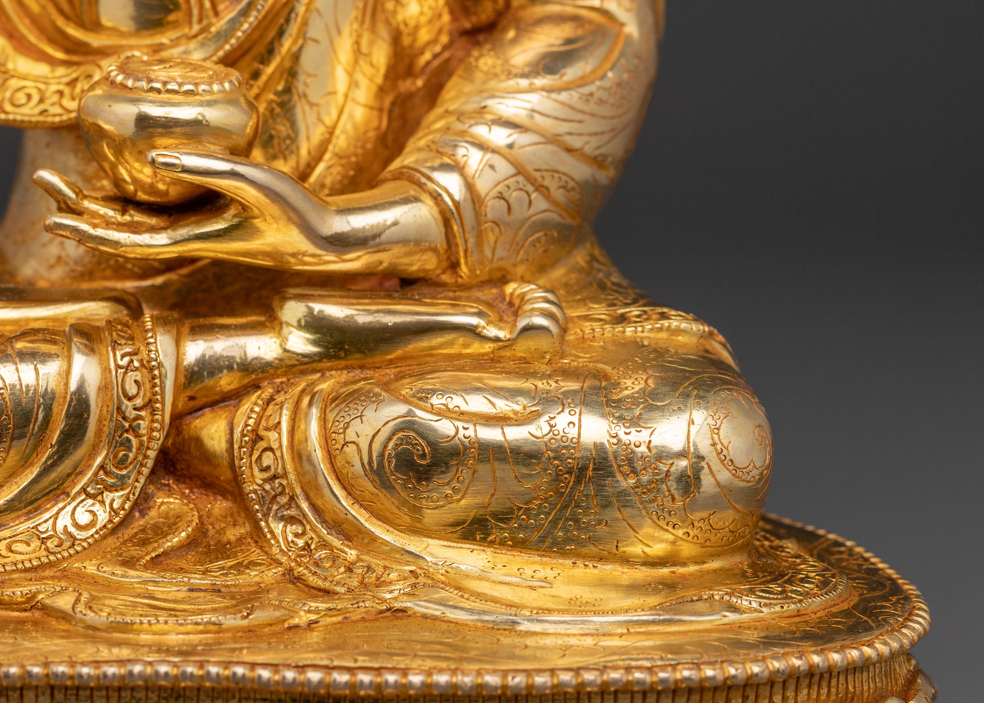 Shakyamuni Buddha Wisdom Statue – 24K Gilded Figure