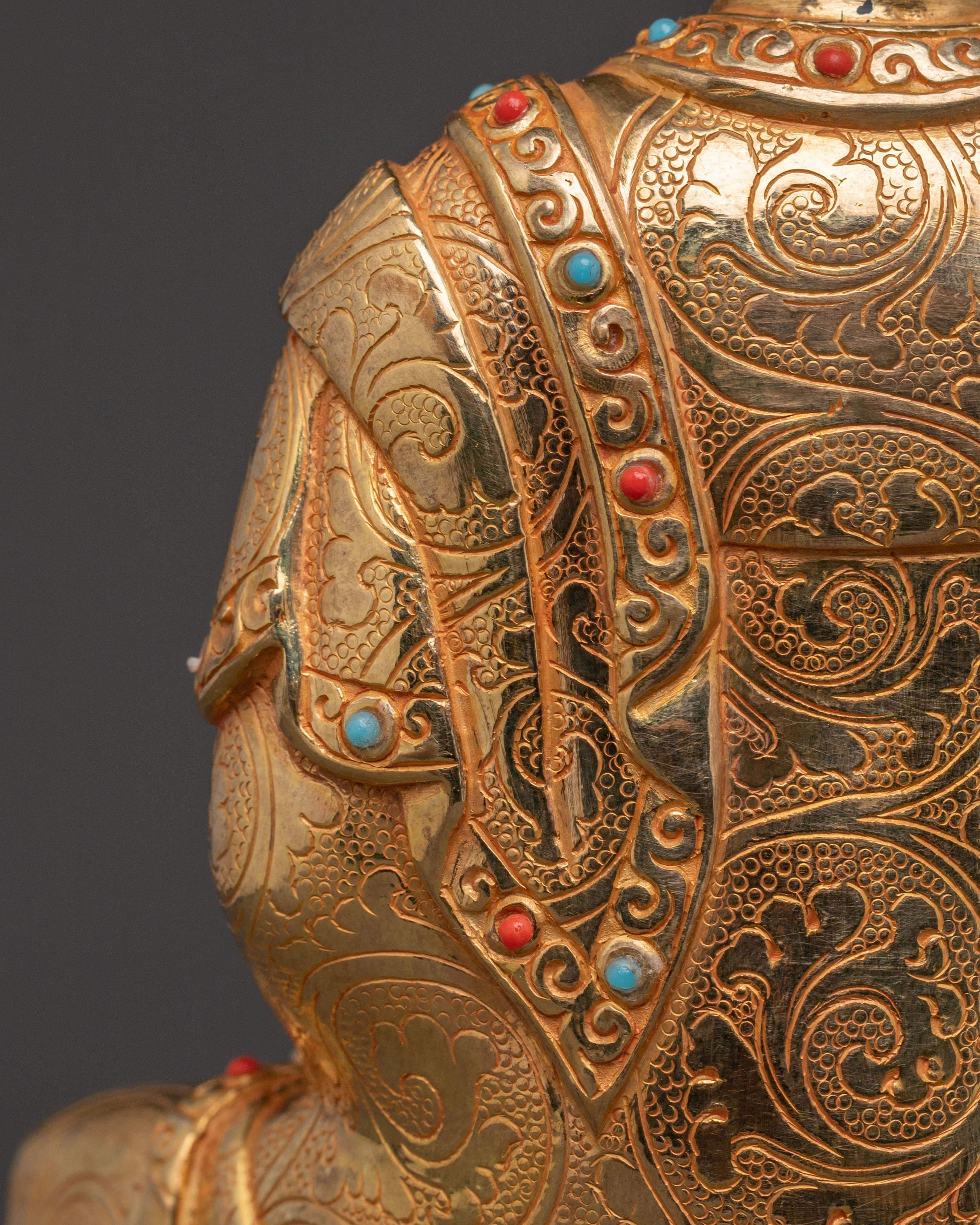 Himalayan Enlightened Shakyamuni Statue - Serene Gilded Copper