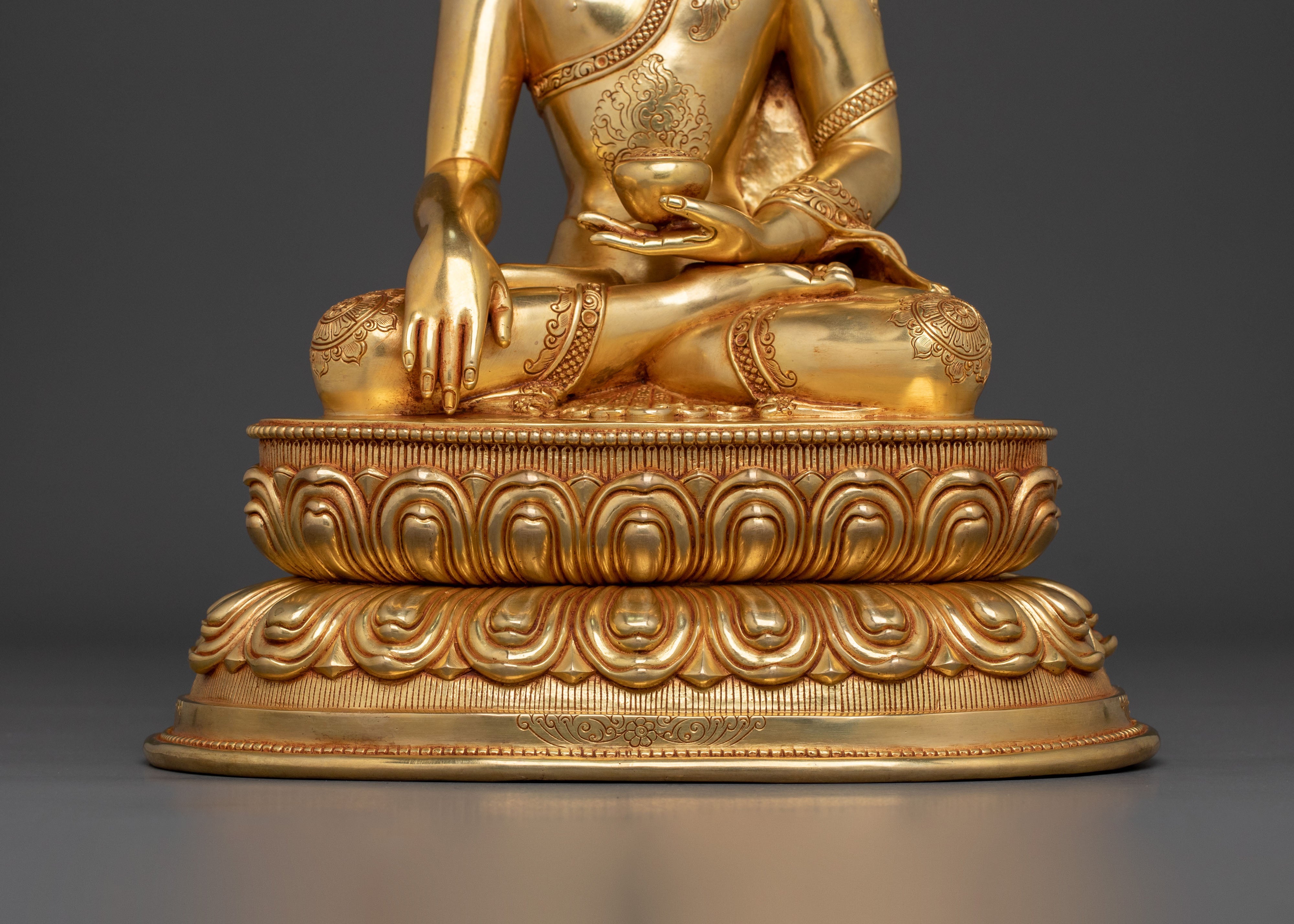 Shakyamuni Buddha Statue | 24K Gold Gilded Artistry