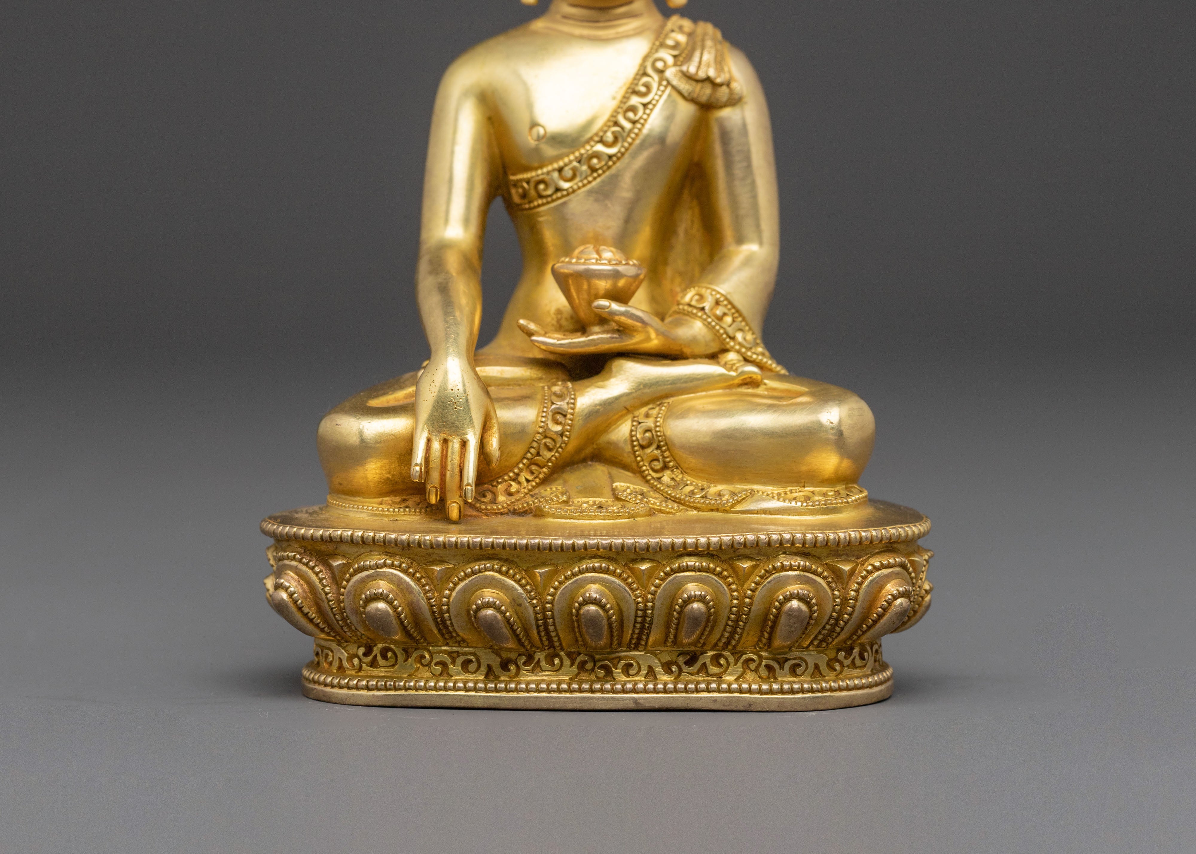 Enlightenment Statue of Divine Shakyamuni Buddha