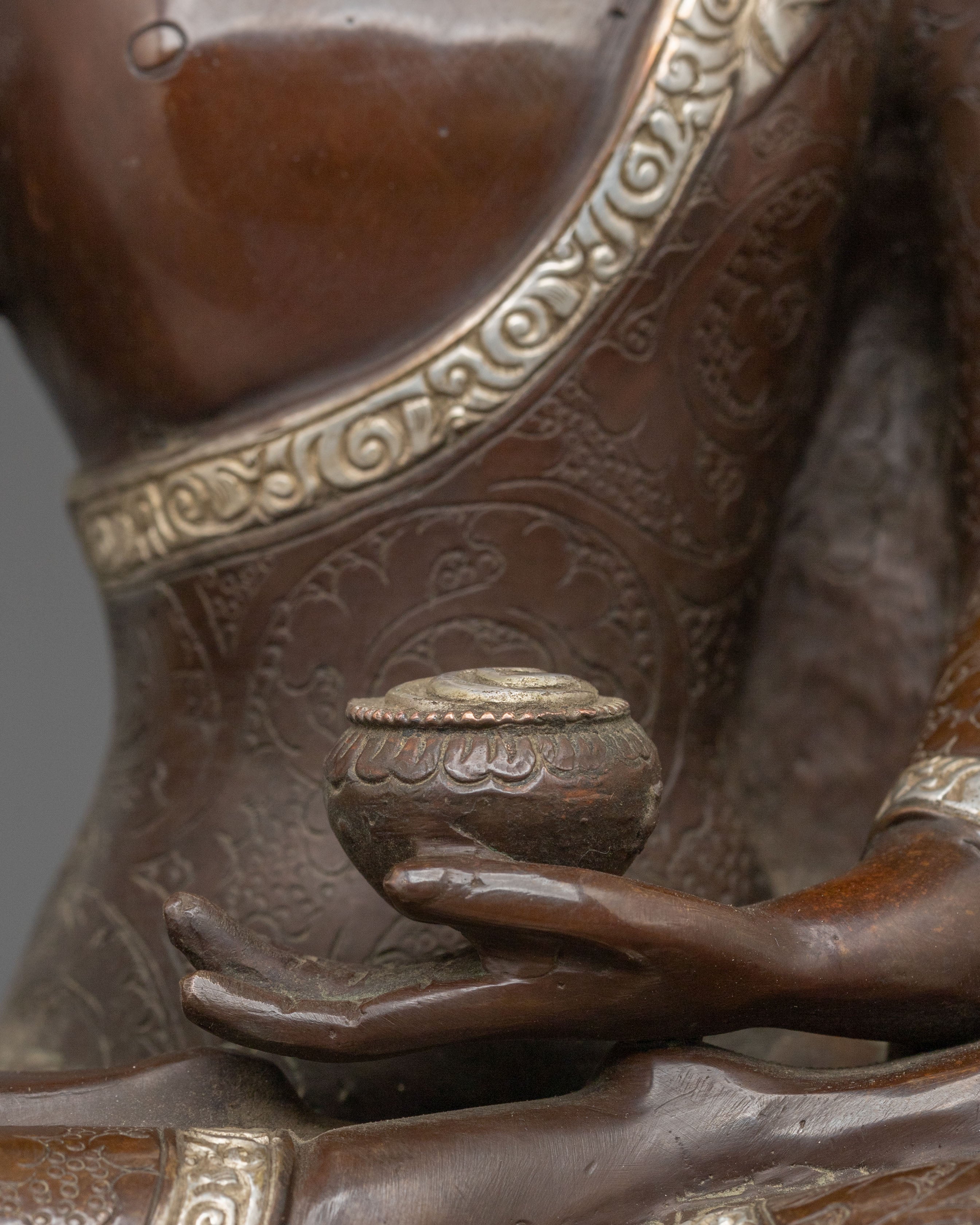 Handcrafted Shakyamuni Buddha Statue | Majestic Figurine