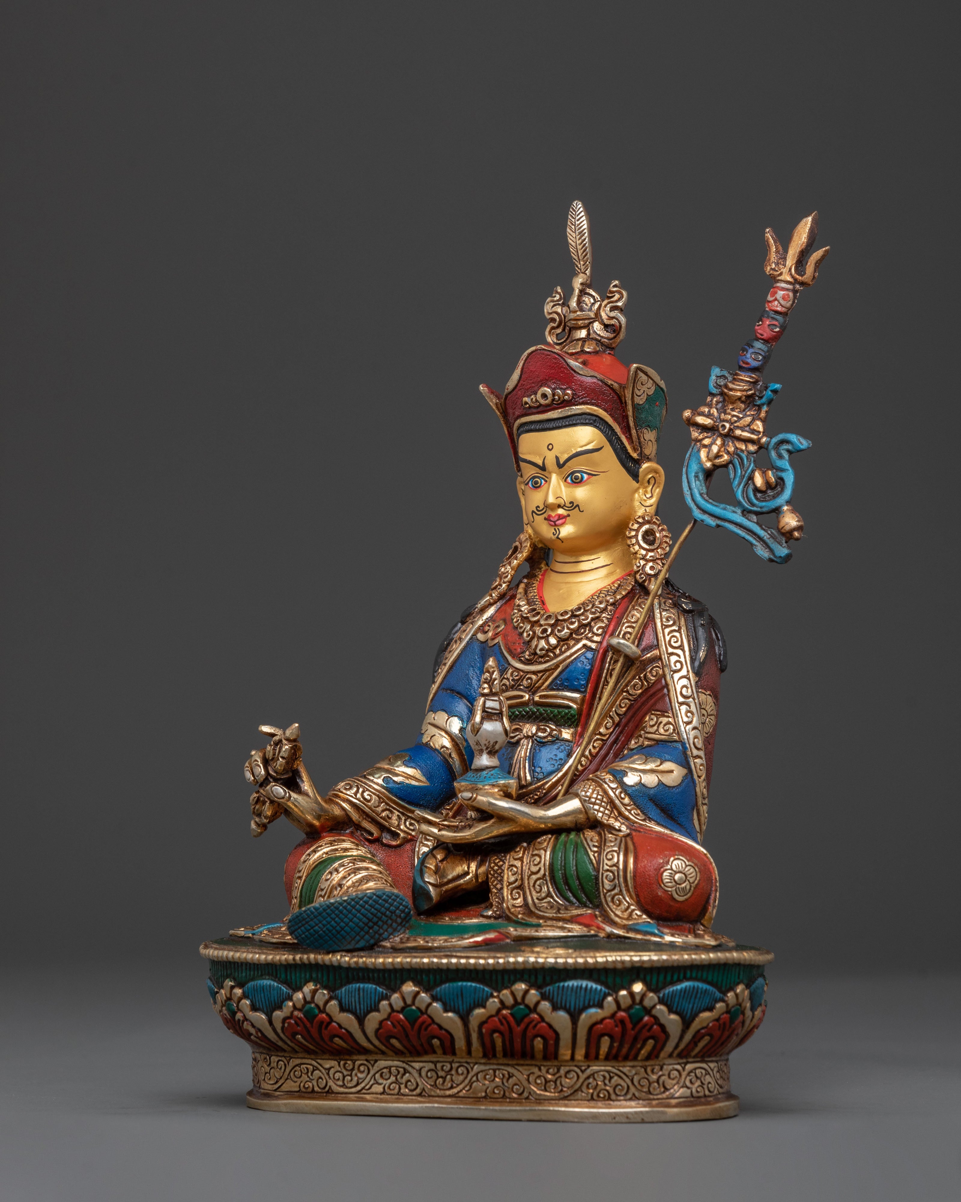 Guru Rinpoche Golden Statue | Enlightened Presence