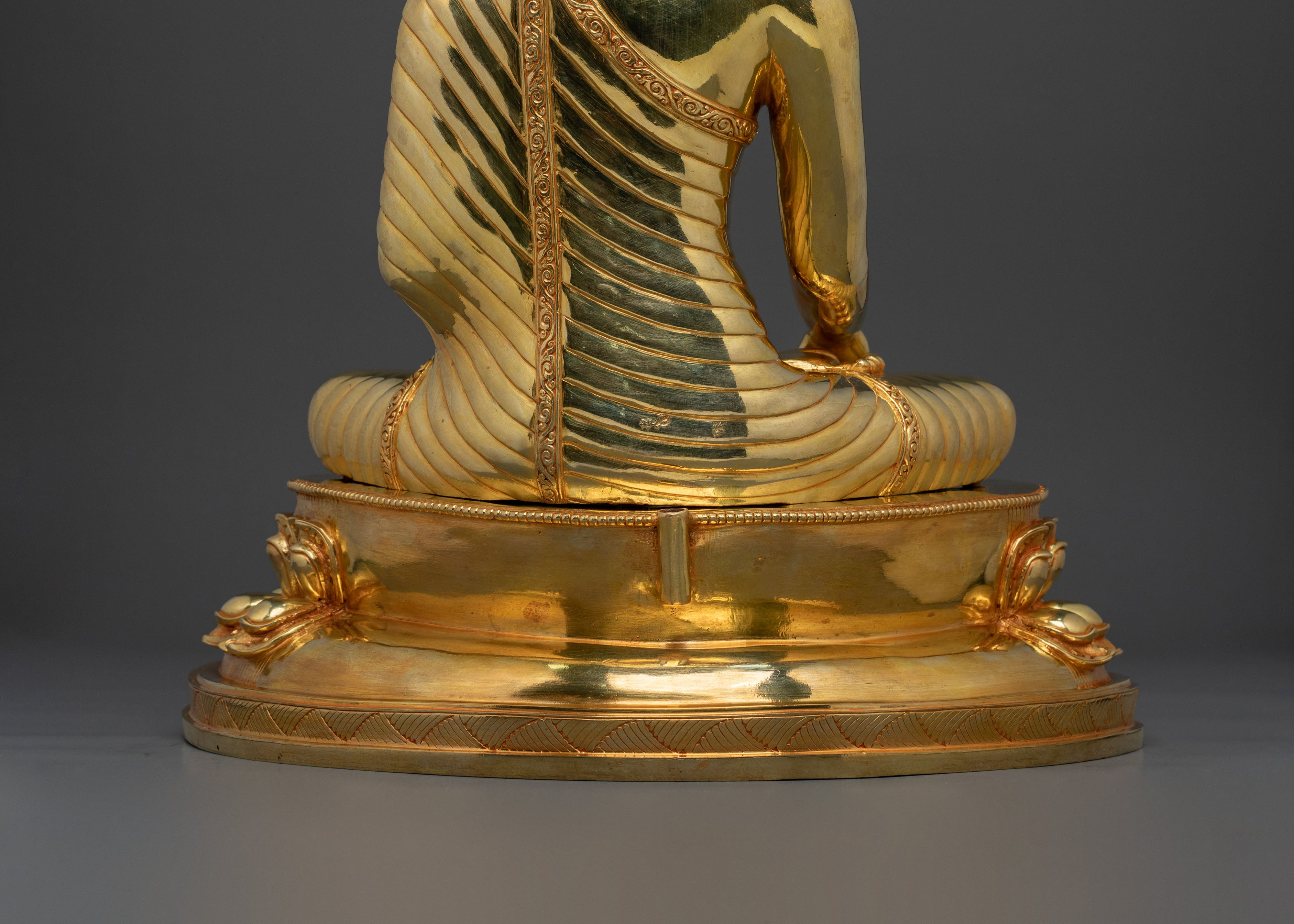 historical founder of buddhism shakyamuni buddha statue