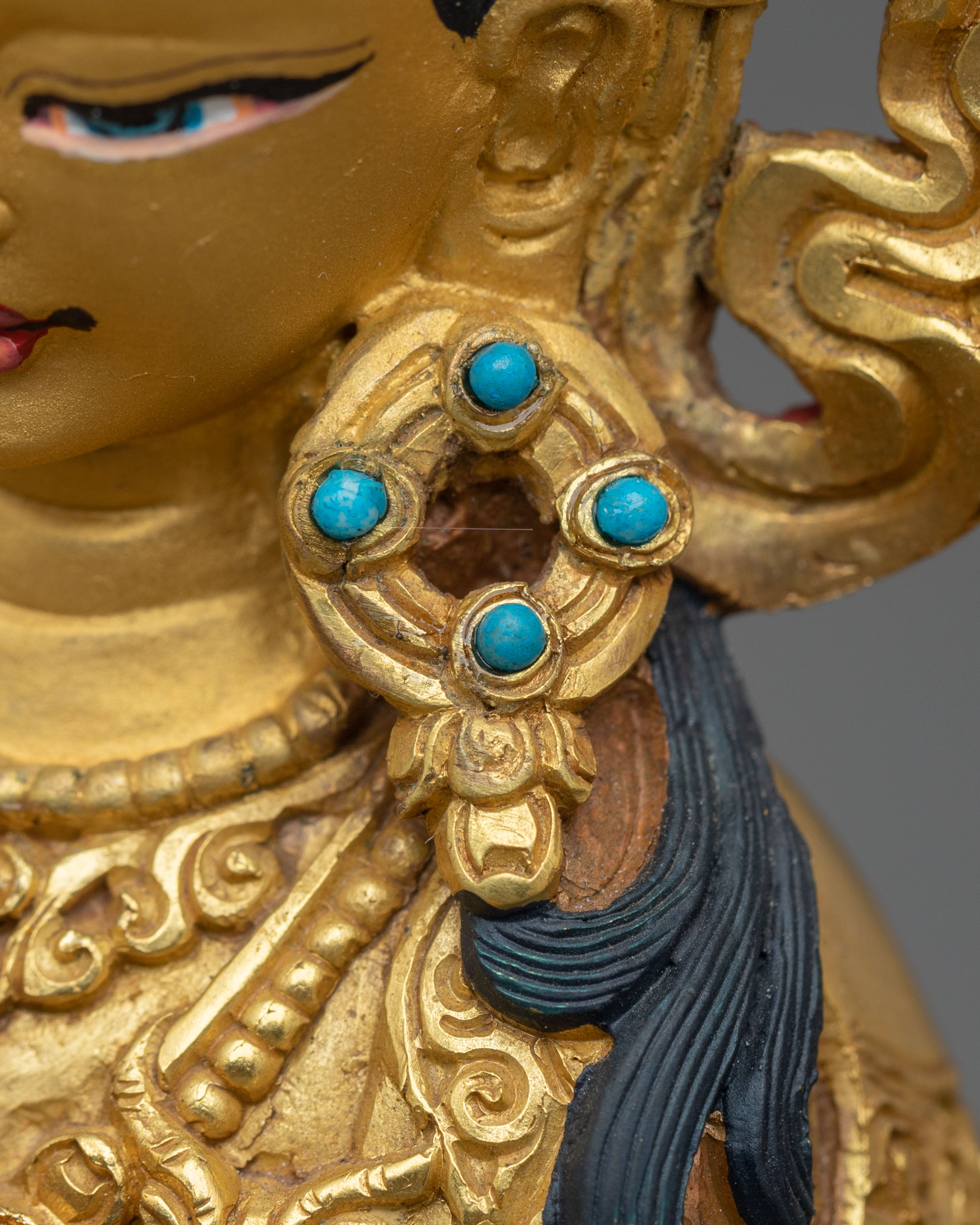 Chenrezig Lord of Compassion Sculpture – 24K Gold Gilded