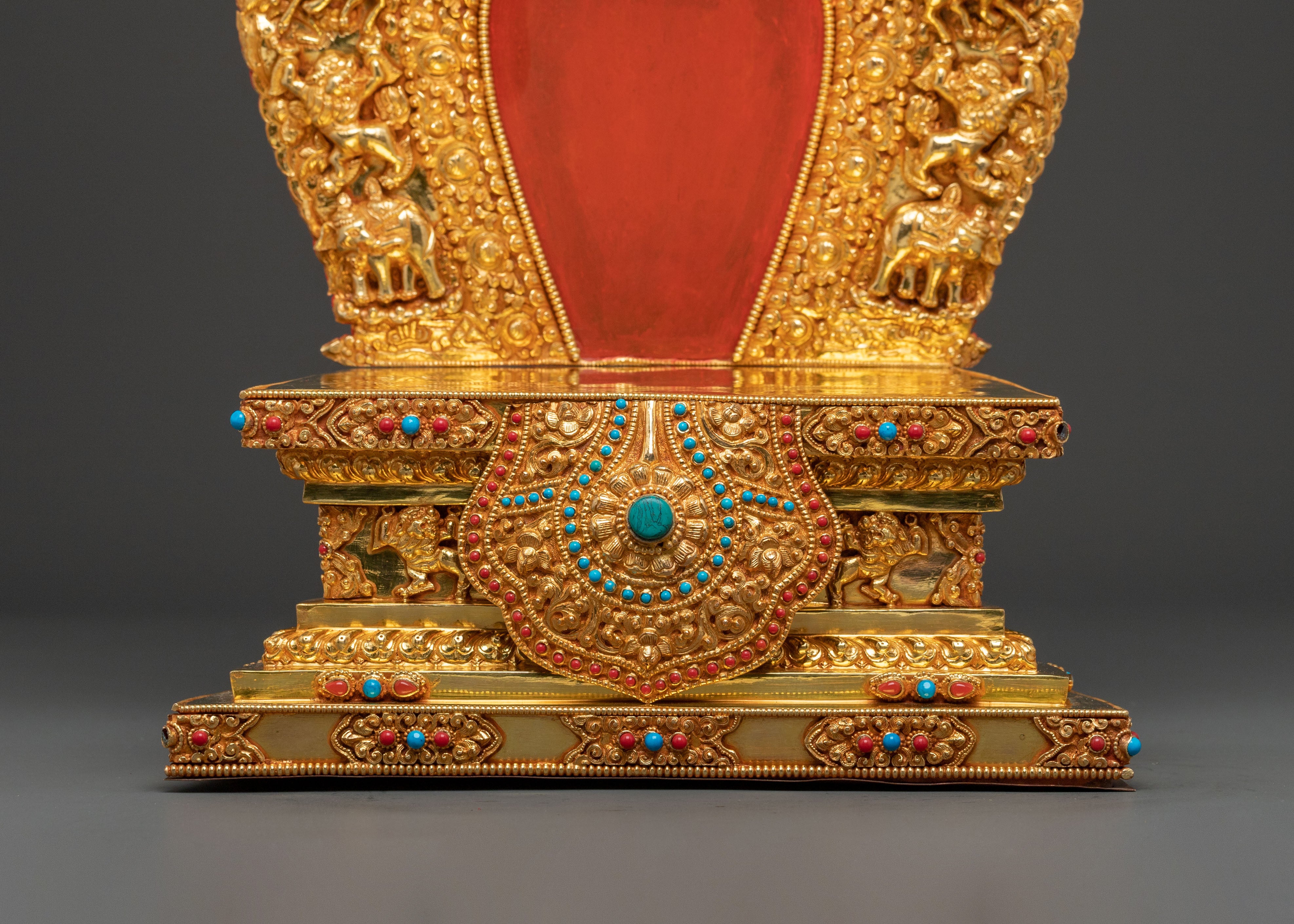 Handcrafted Throne | Embodiment of Divine Presence
