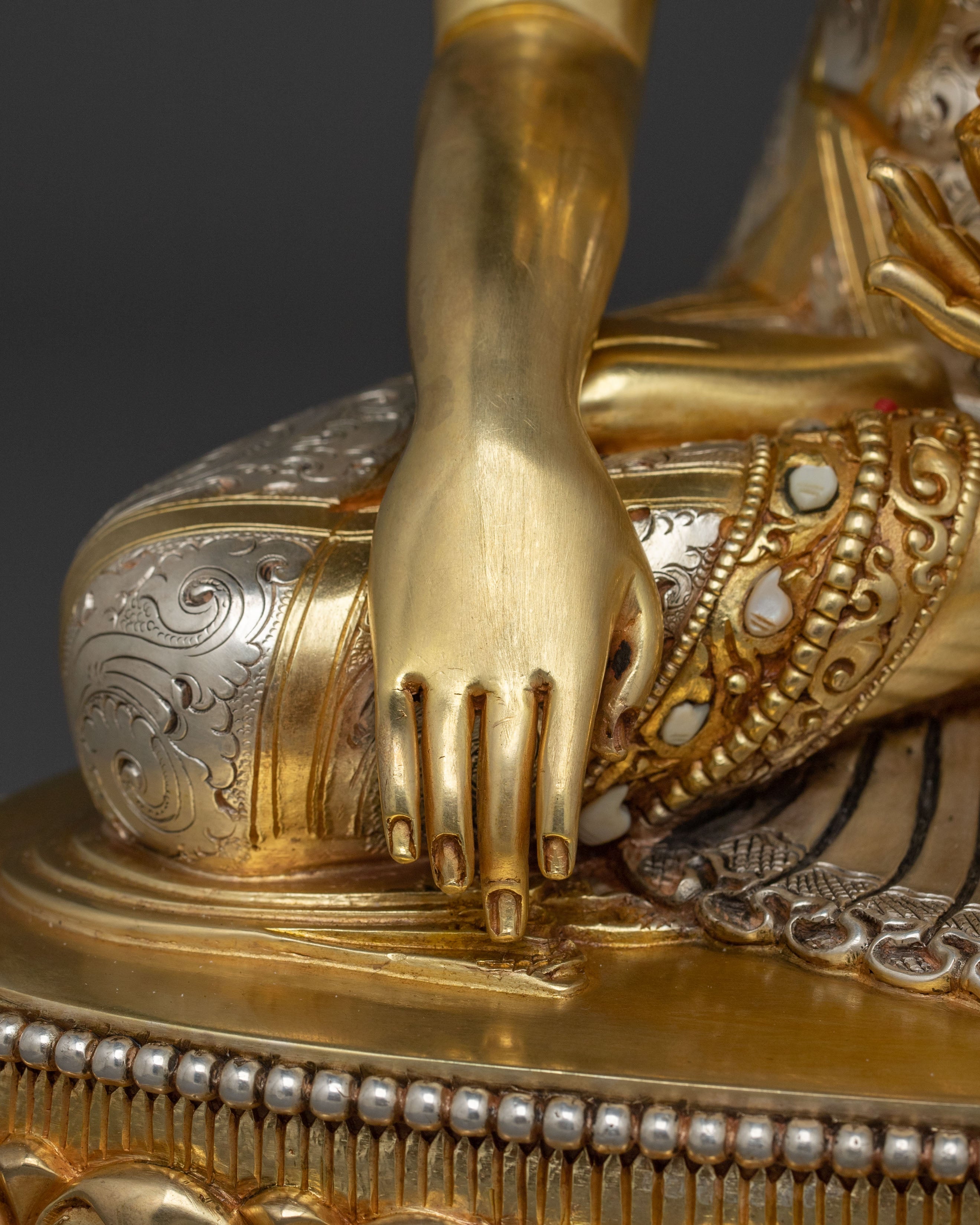 Sacred Shakyamuni Buddha Mindfulness Statue