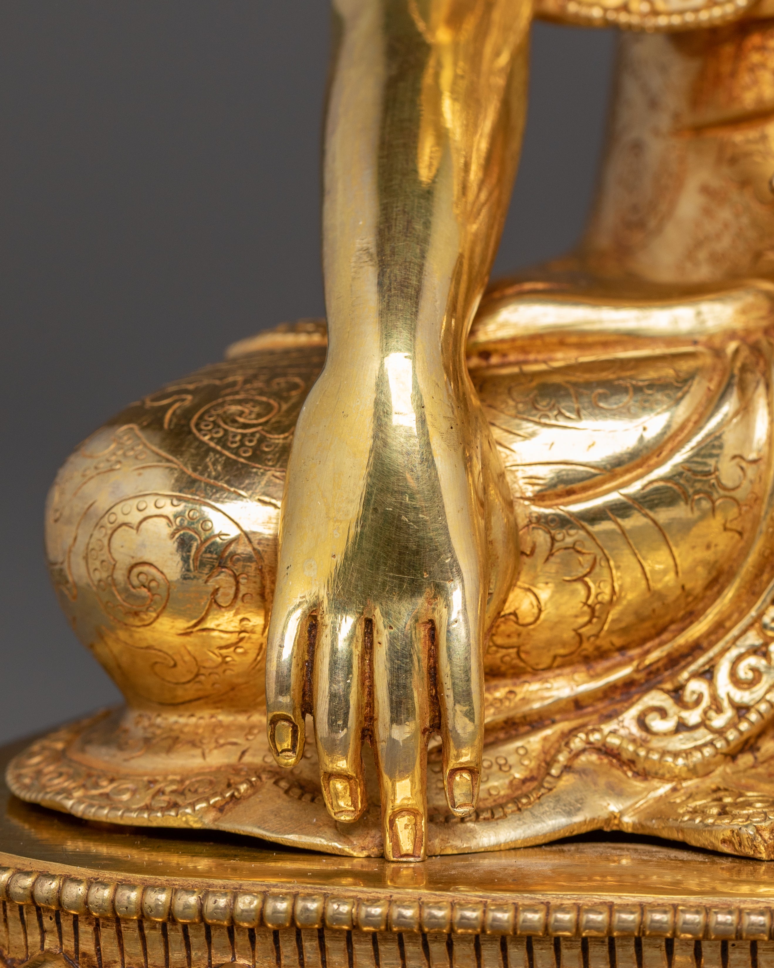 Handcrafted Gautama Buddha Statue of Knowledge and Power