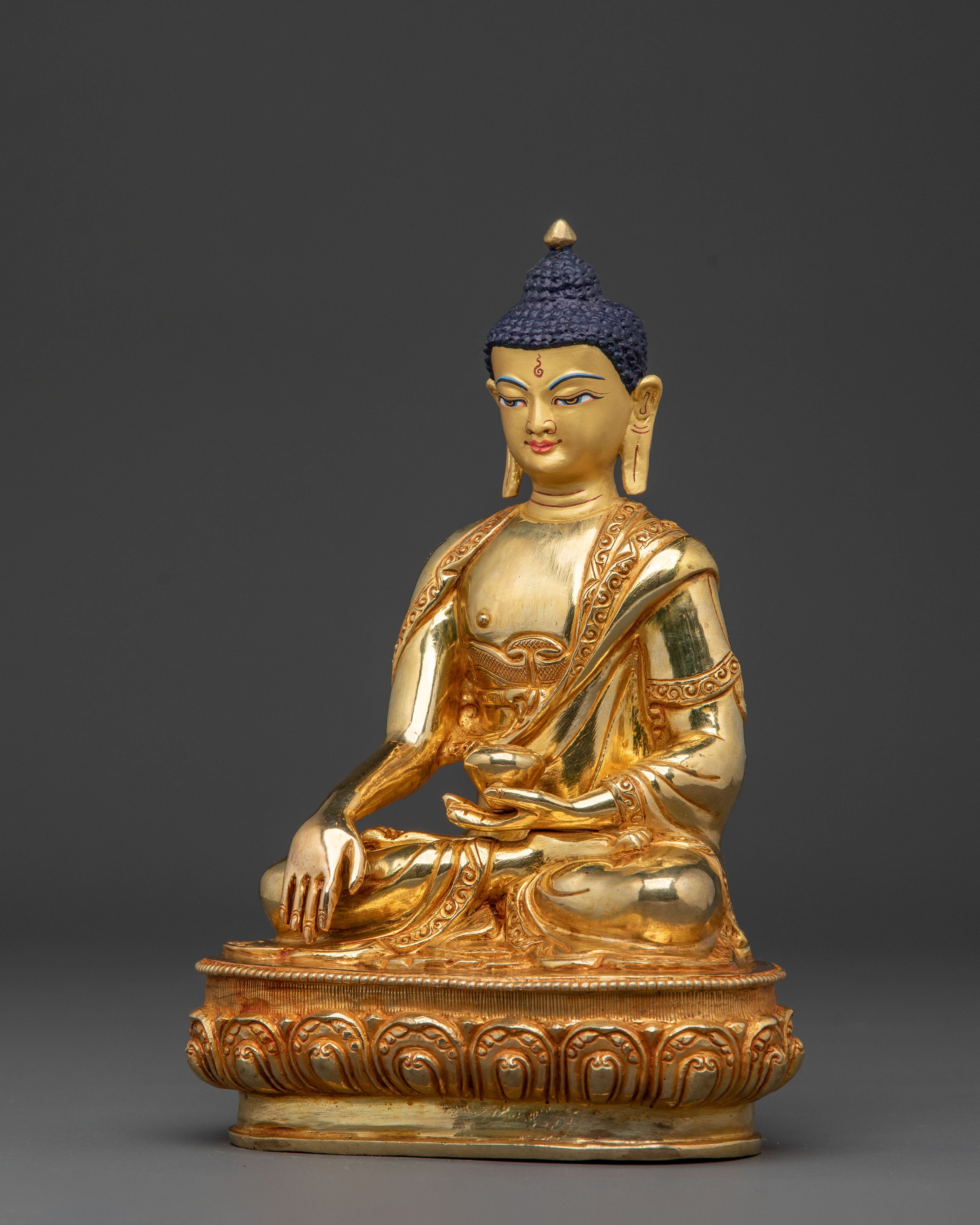 Traditional Shakyamuni Buddha Golden Statue – Handcrafted Serenity