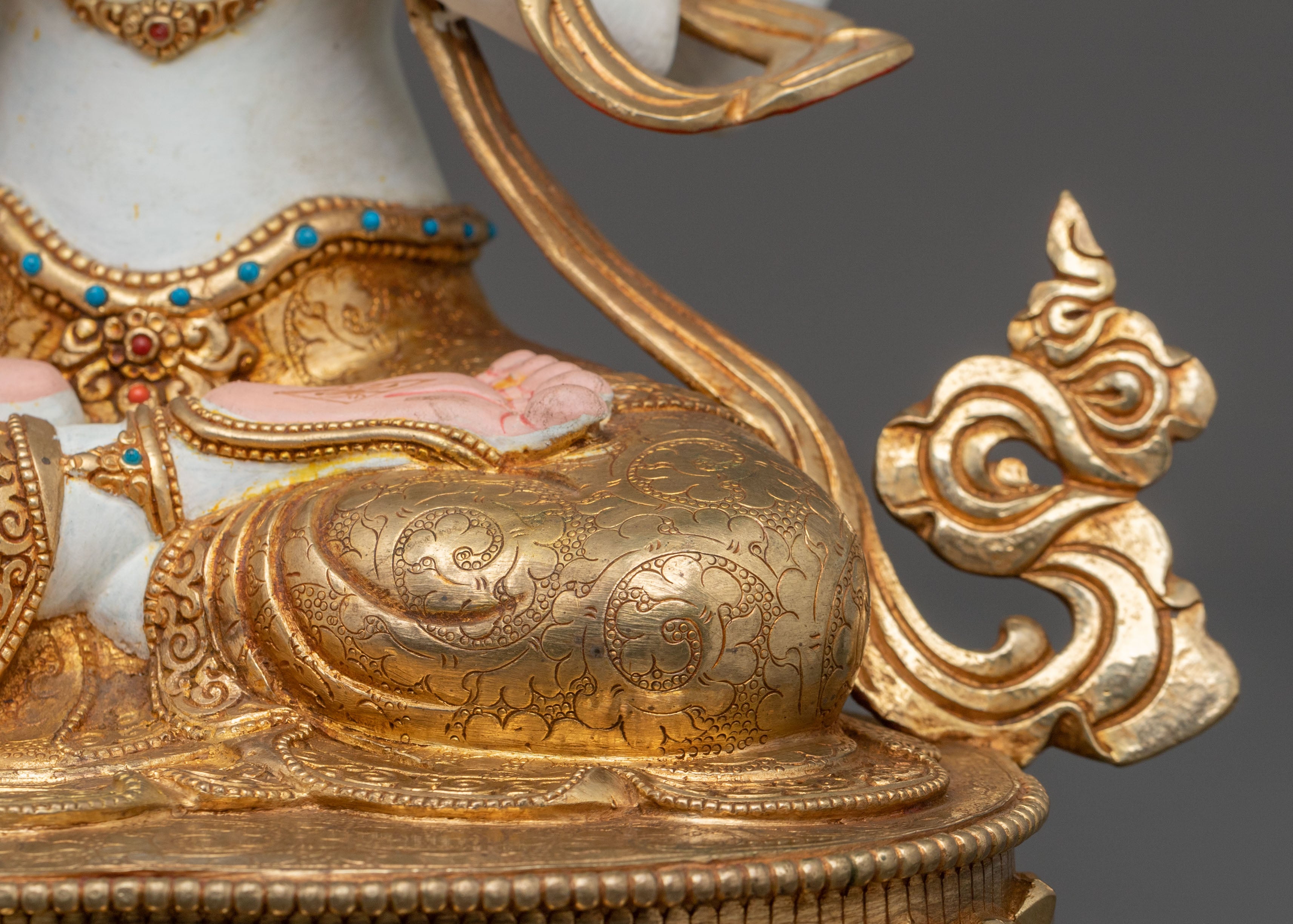 Radiant Chenrezig Spiritual Statue | Home Decor