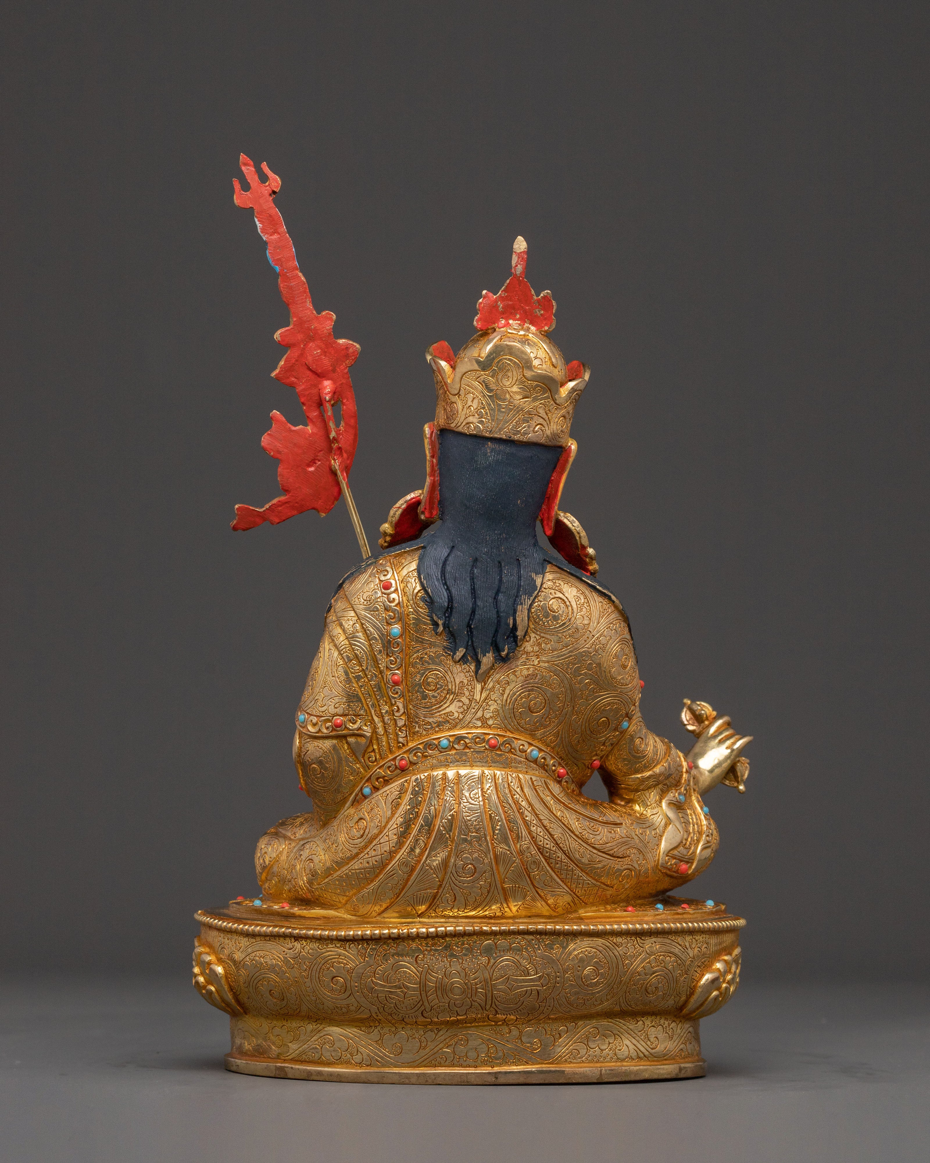 Golden Padmasambhava Decor Statue: Exquisite Gilded Copper