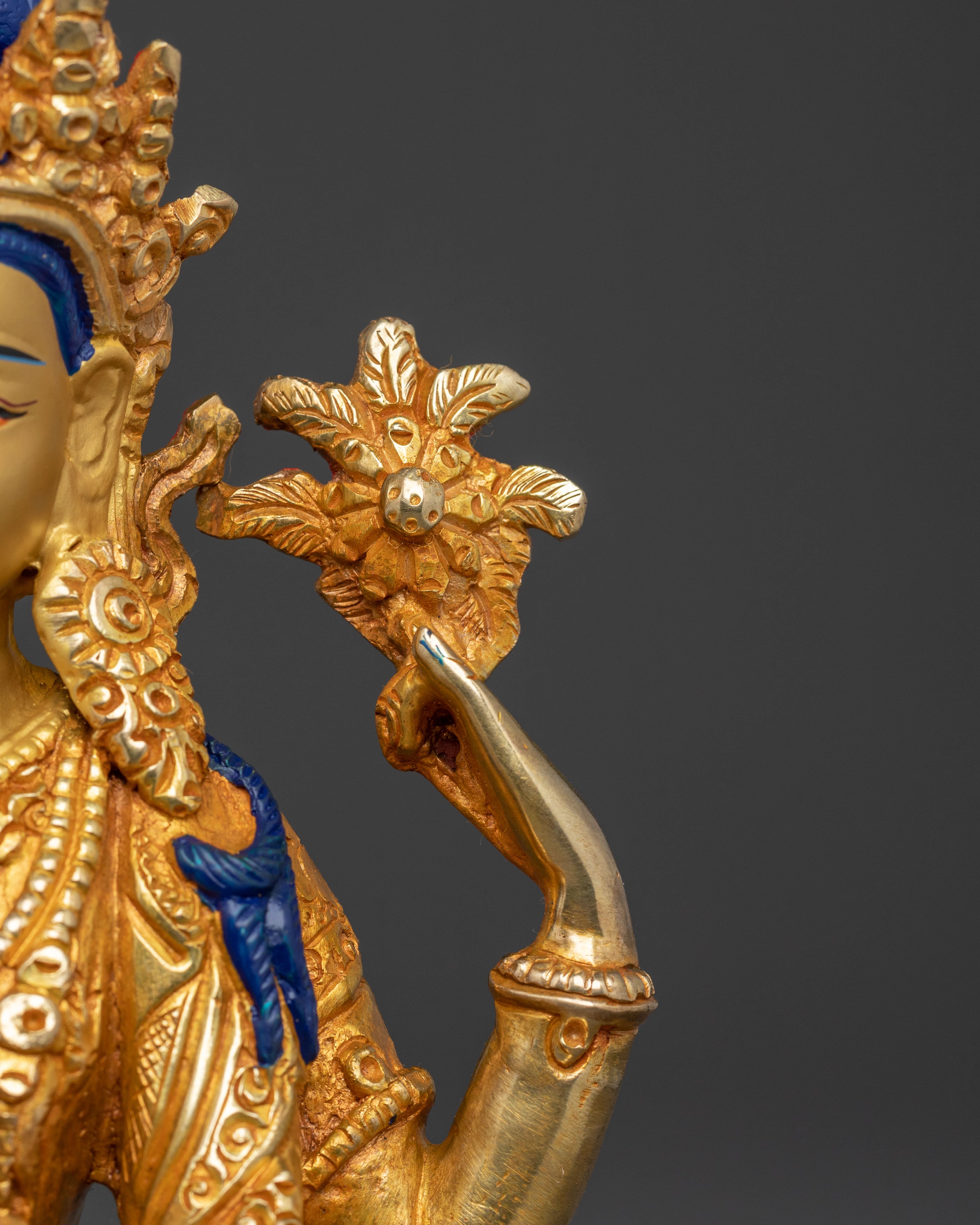 Compassionate Bodhisattva Chenrezig Spiritual Statue