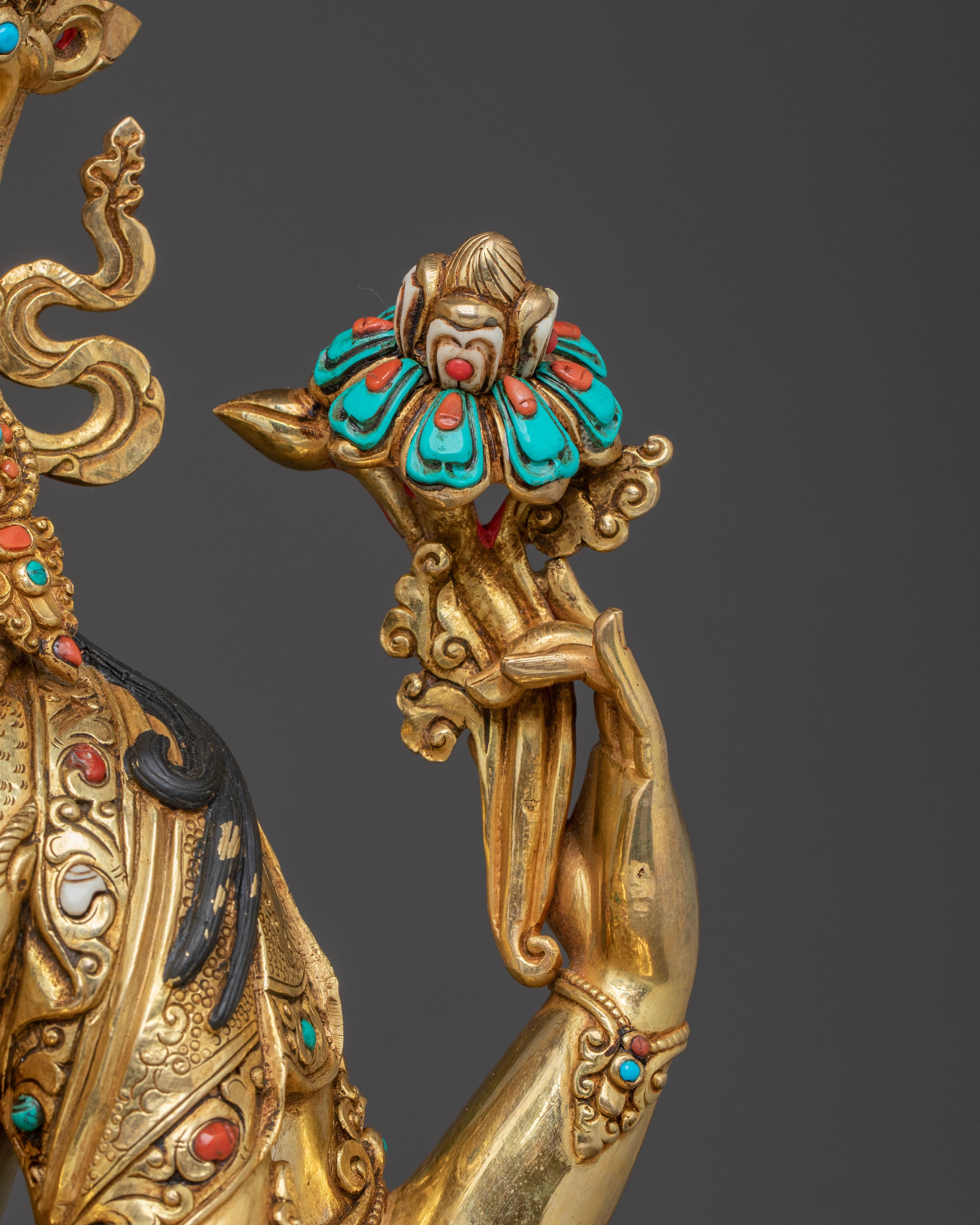 Buddhist Mercy Chenrezig Sculpture – Radiant 24K Gold Gilded Artistry