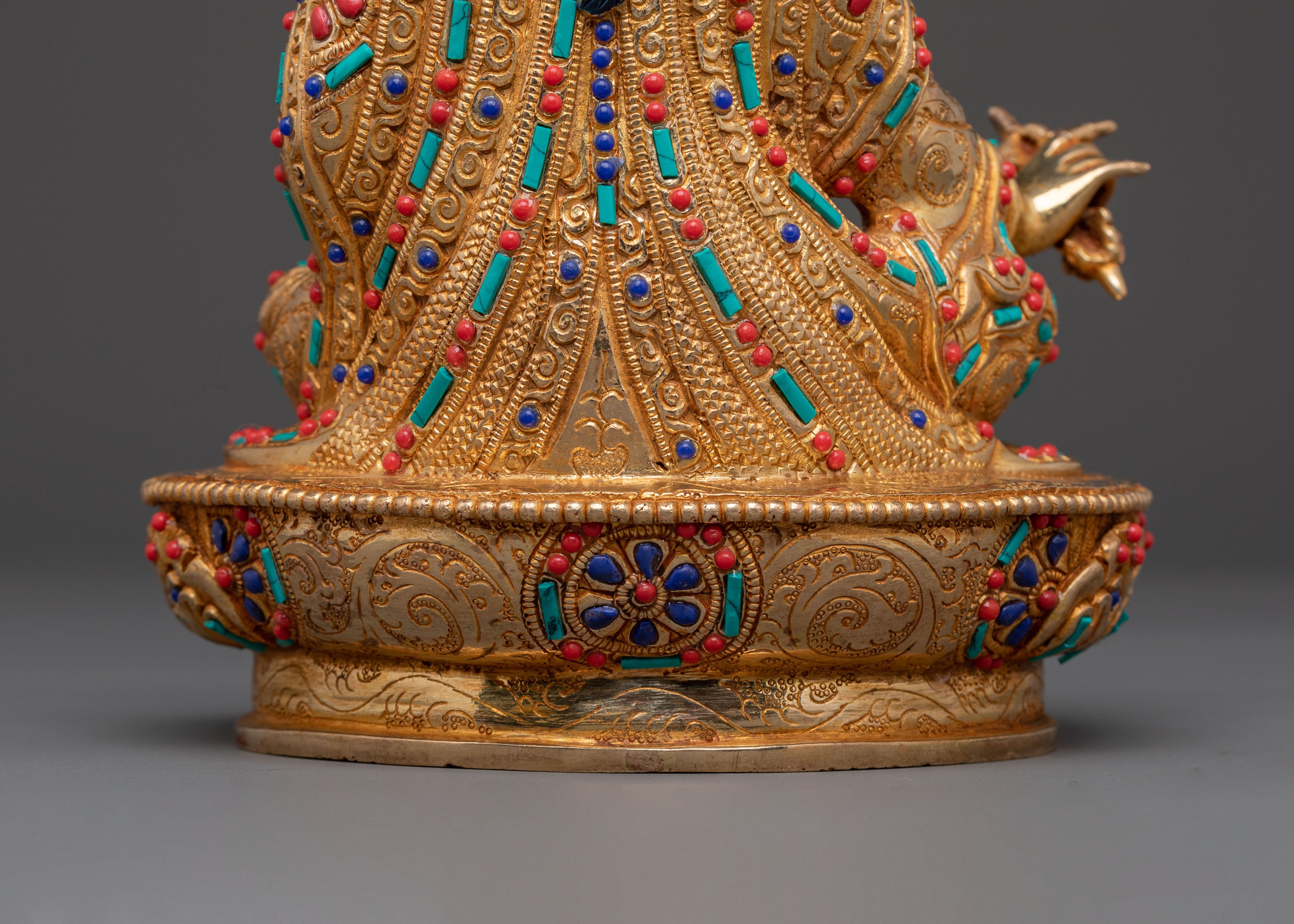 Guru Rinpoche Golden Statue | Spiritual Guidance