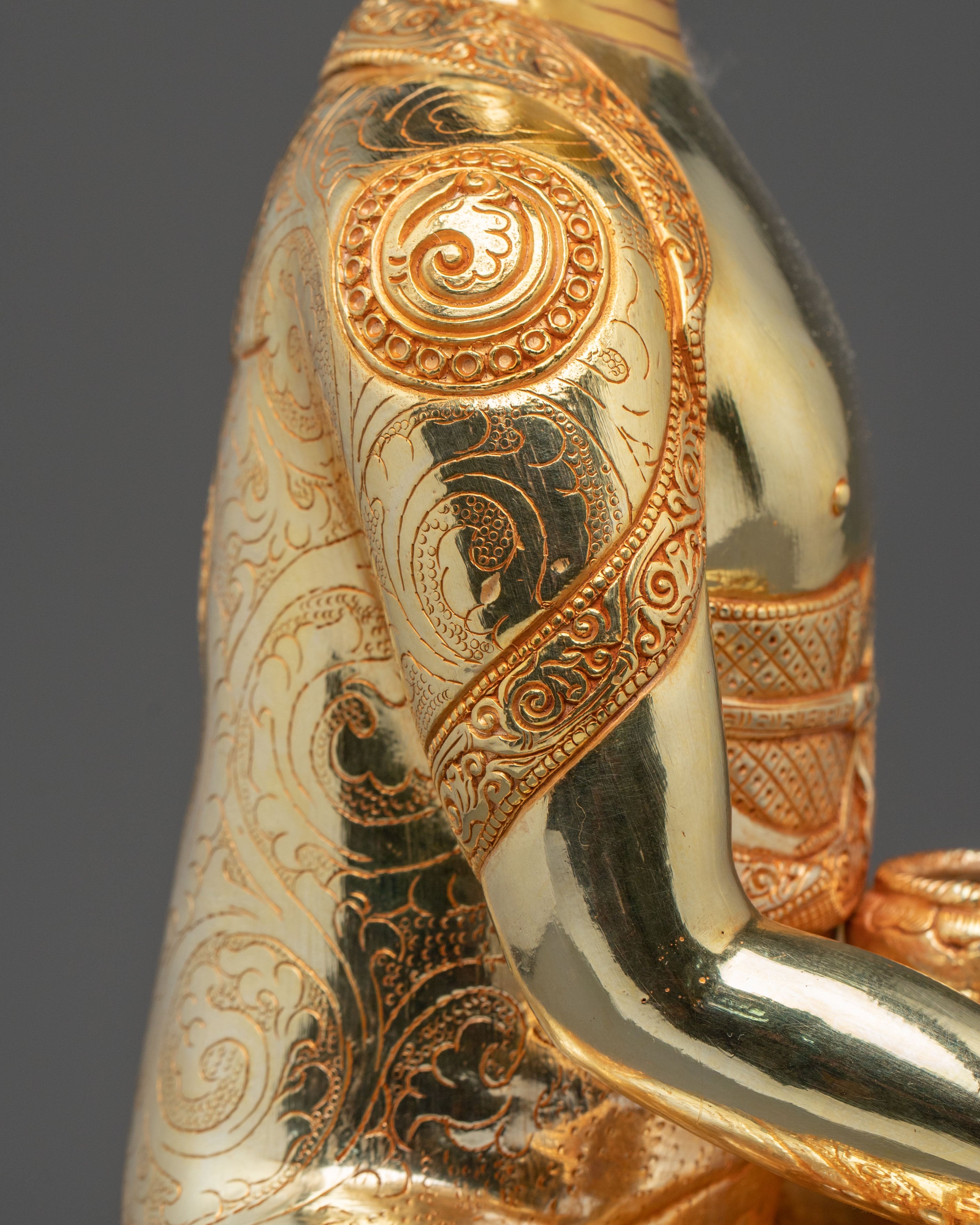 Shakyamuni Buddha Statue | Golden Meditative Figurine