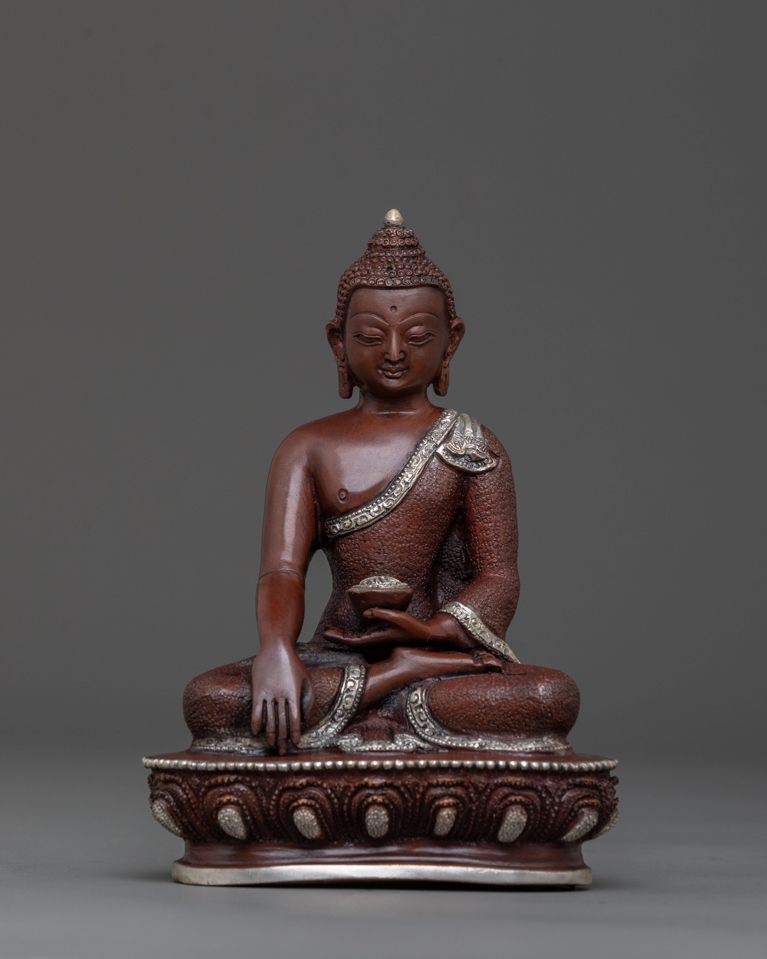 Shakyamuni Buddha Statue in Copper Body with Silver Plating