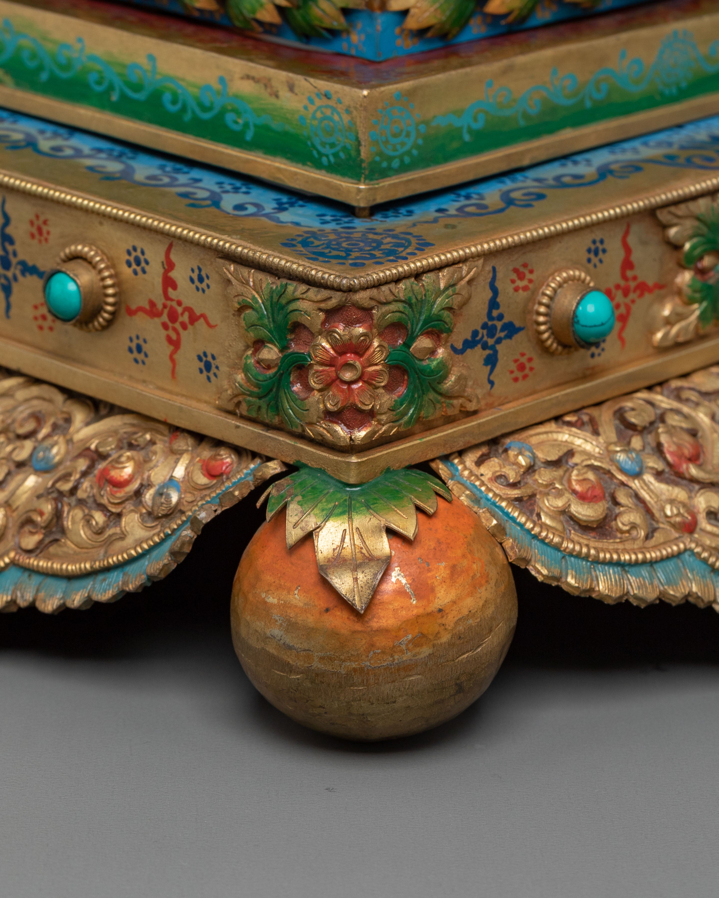 Handcrafted Buddhist Throne: Nepalese Artistry