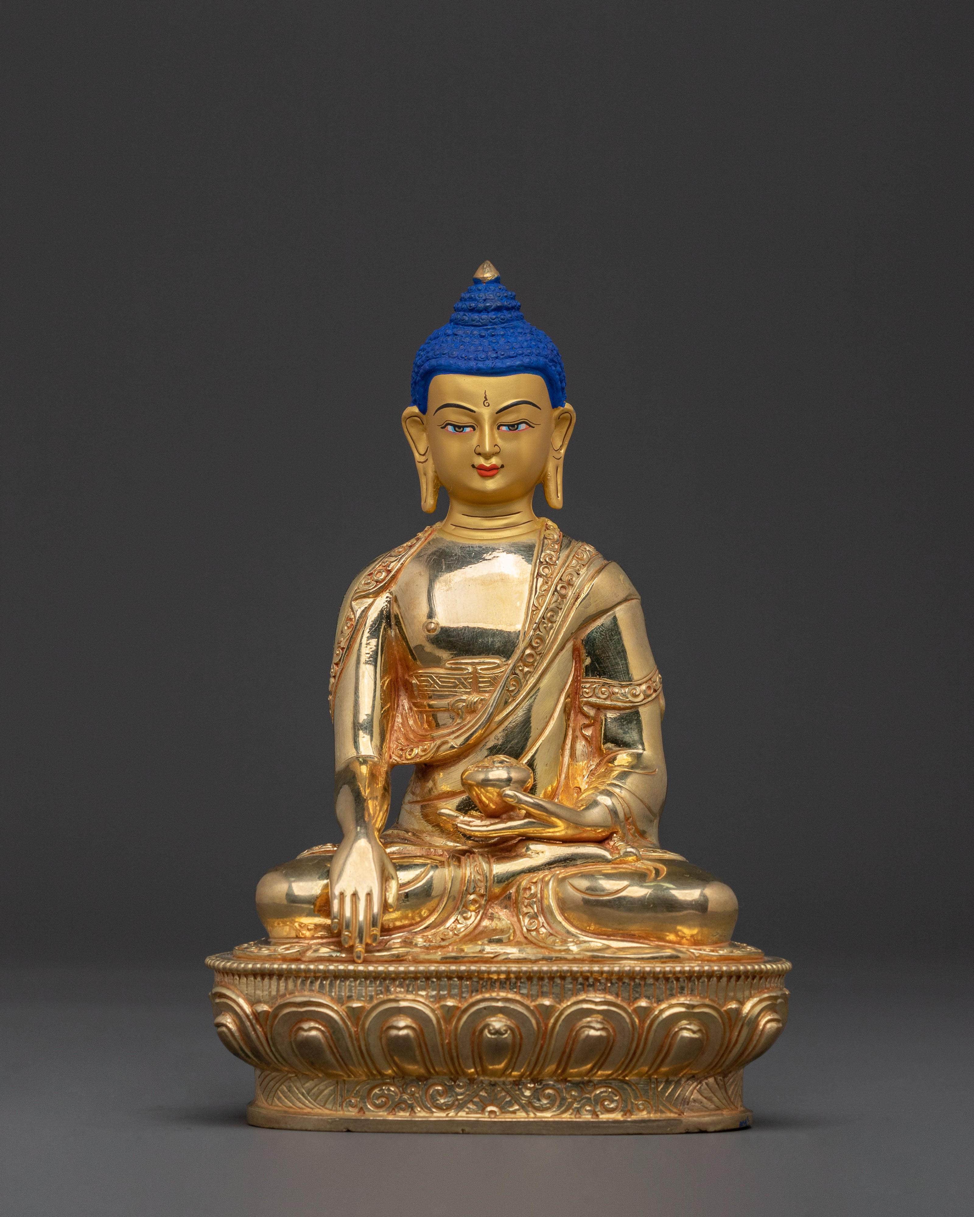 Shakyamuni Buddha Serene Golden Statue – Handcrafted Perfection