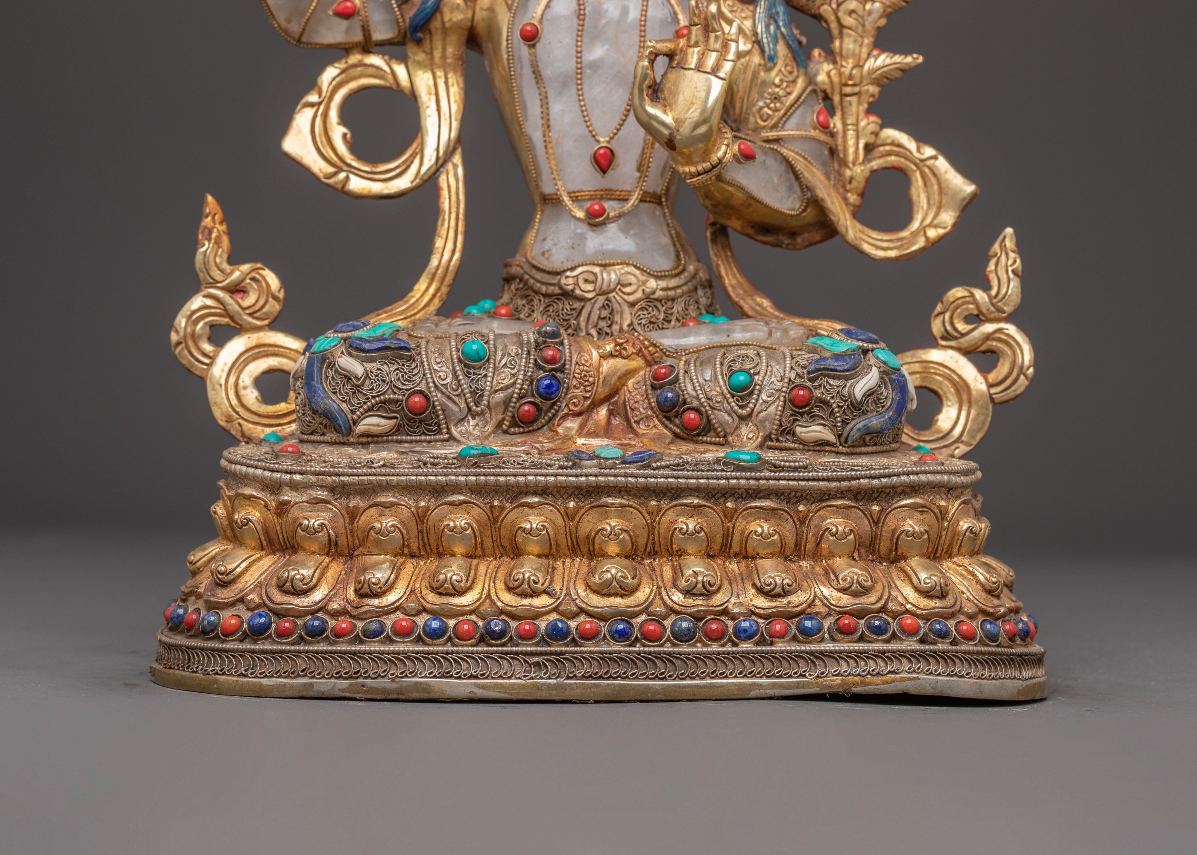 Manjushri Statue: Traditional Artwork