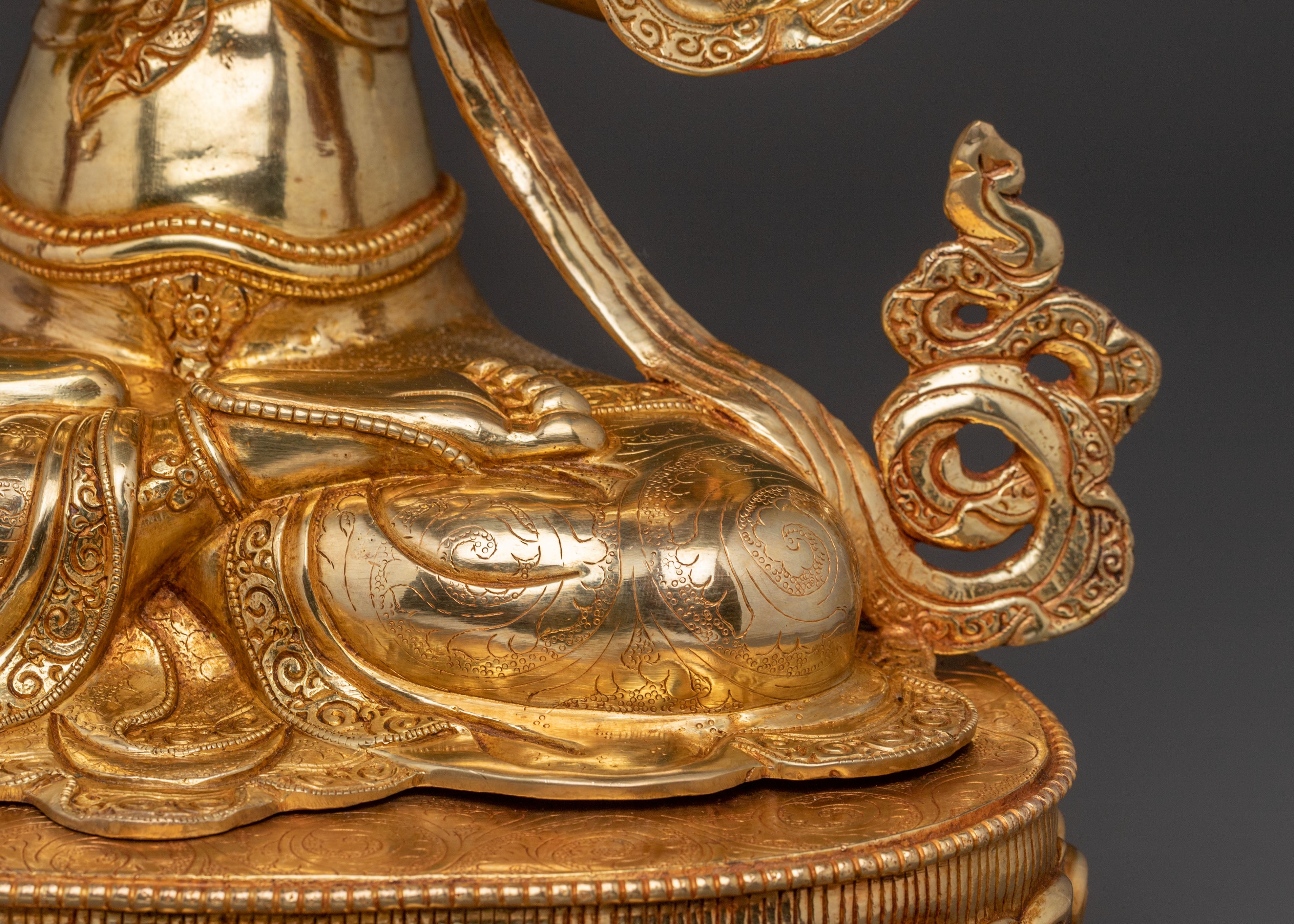 Chenrezig Spiritual Golden Statue | Infinite Compassion