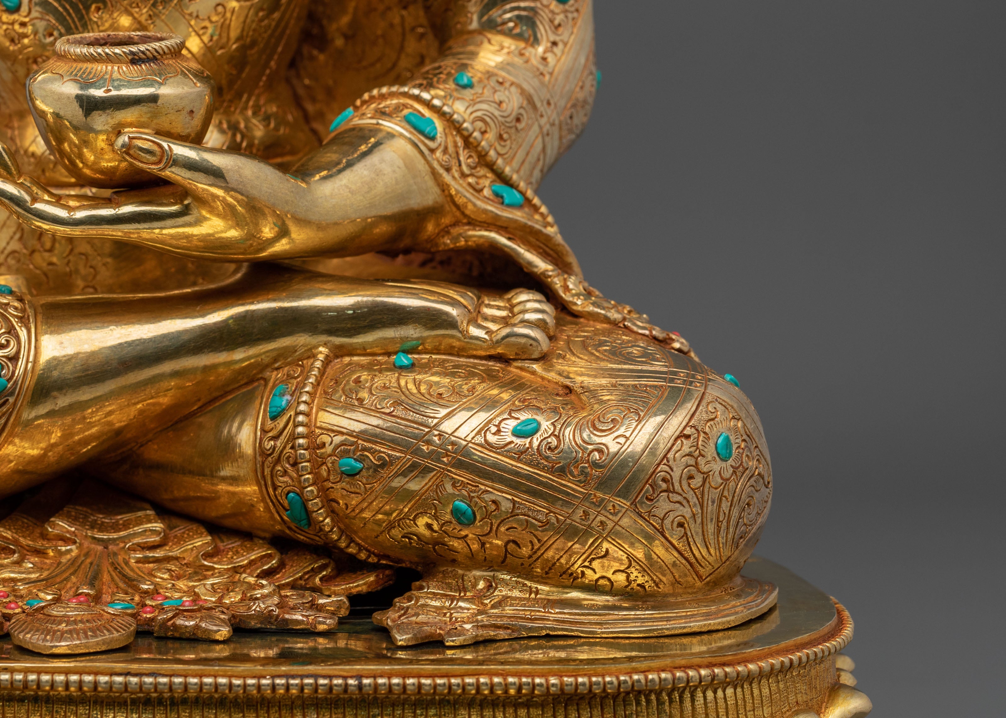 Himalayan Shakyamuni Buddha Sculpture | Gilded Serenity