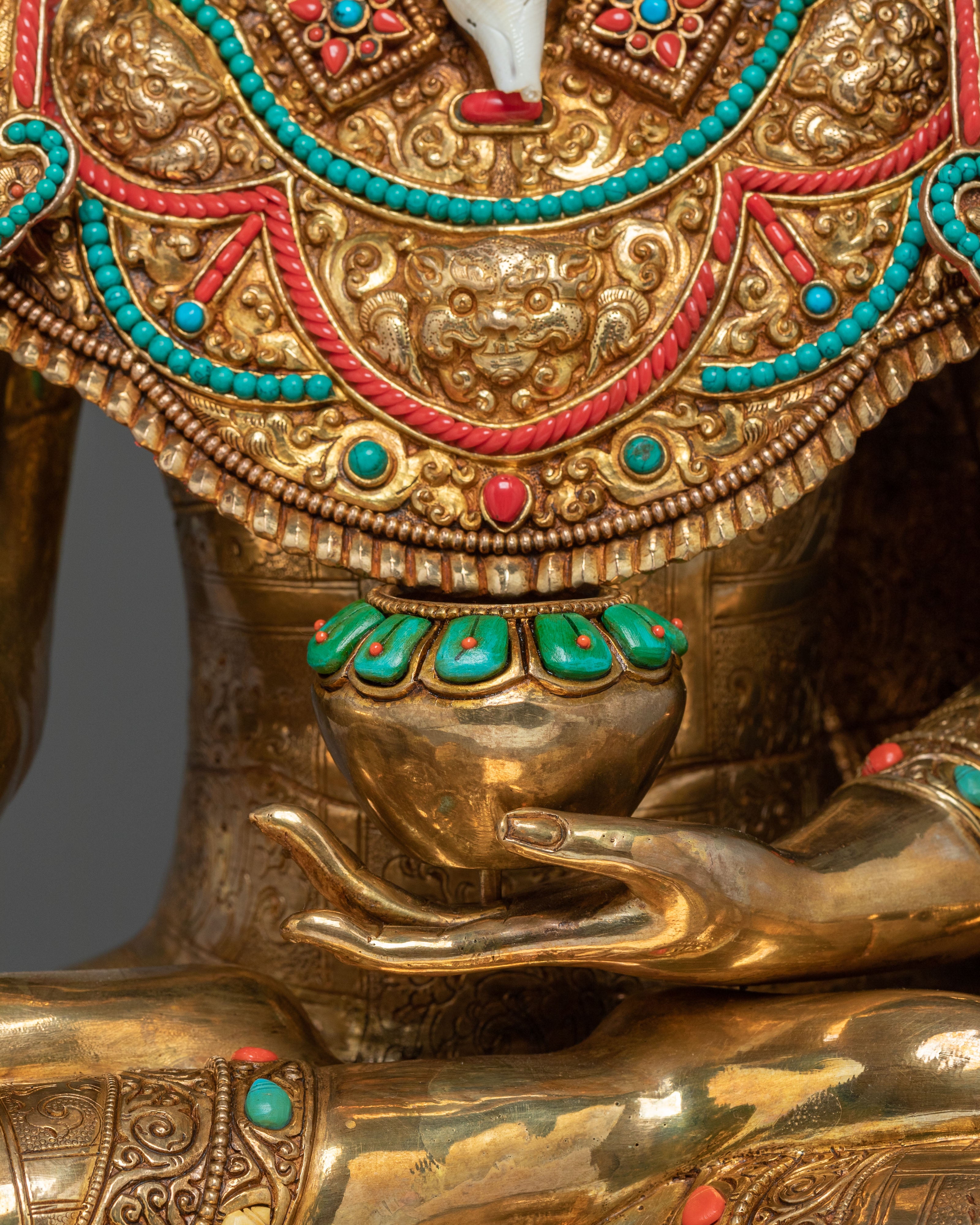 Crowned Buddha of Enlightenment Statue: Sacred Symbol of Wisdom and Awakening