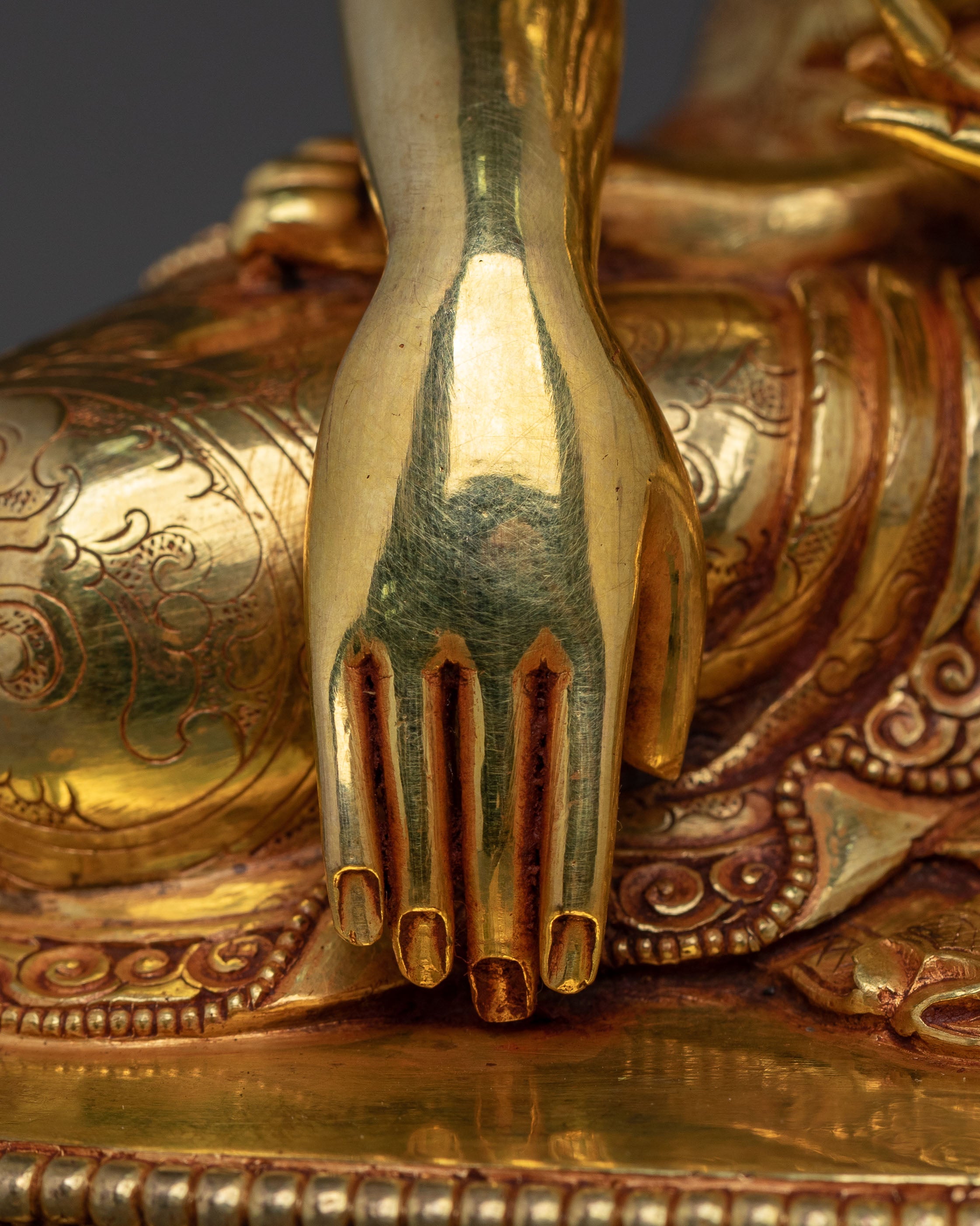 Shakyamuni Buddha Spiritual Altar Statue – Handcrafted & Gold Gilded