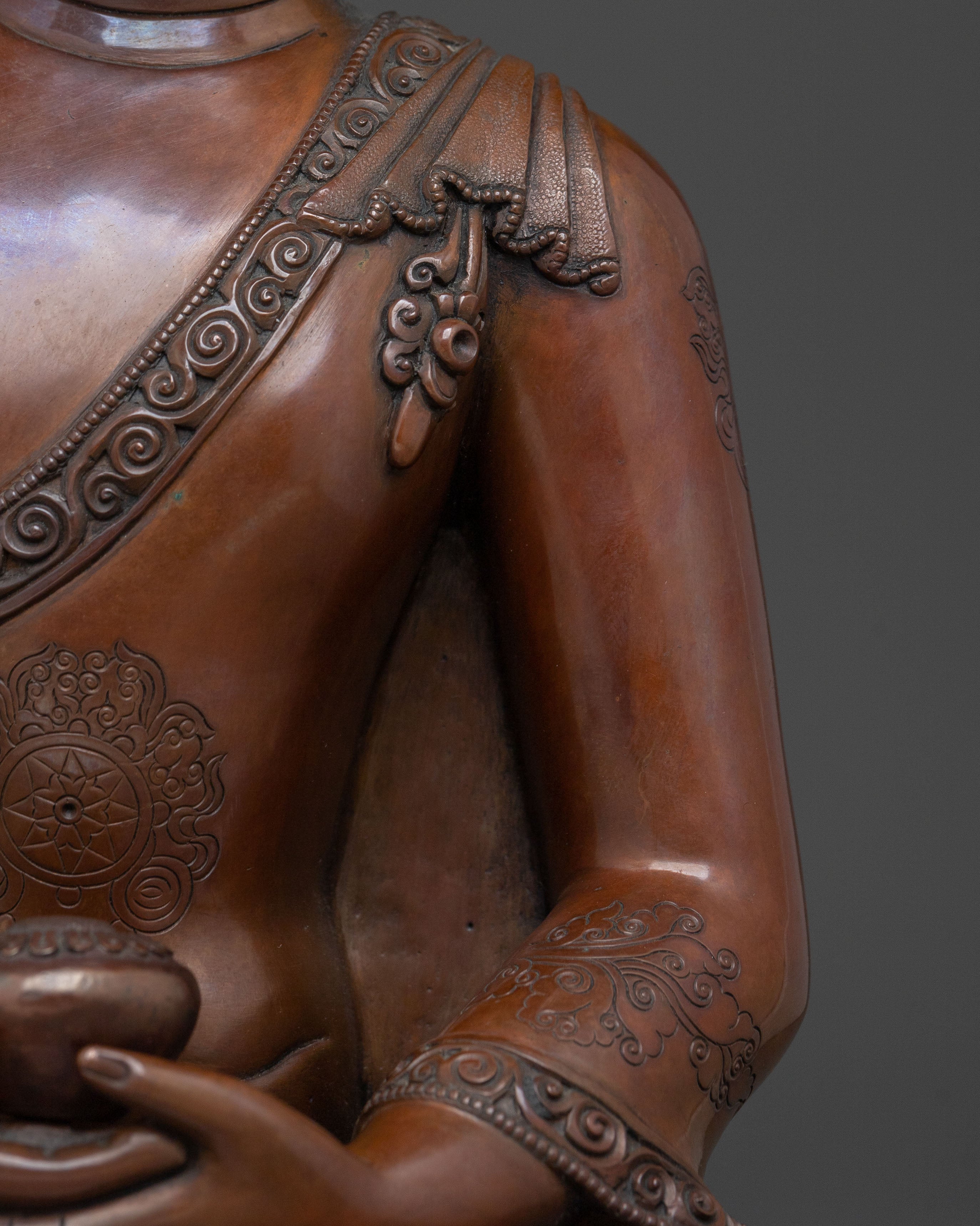 Handcrafted Amitabha Buddha Statue: Spiritual Decor
