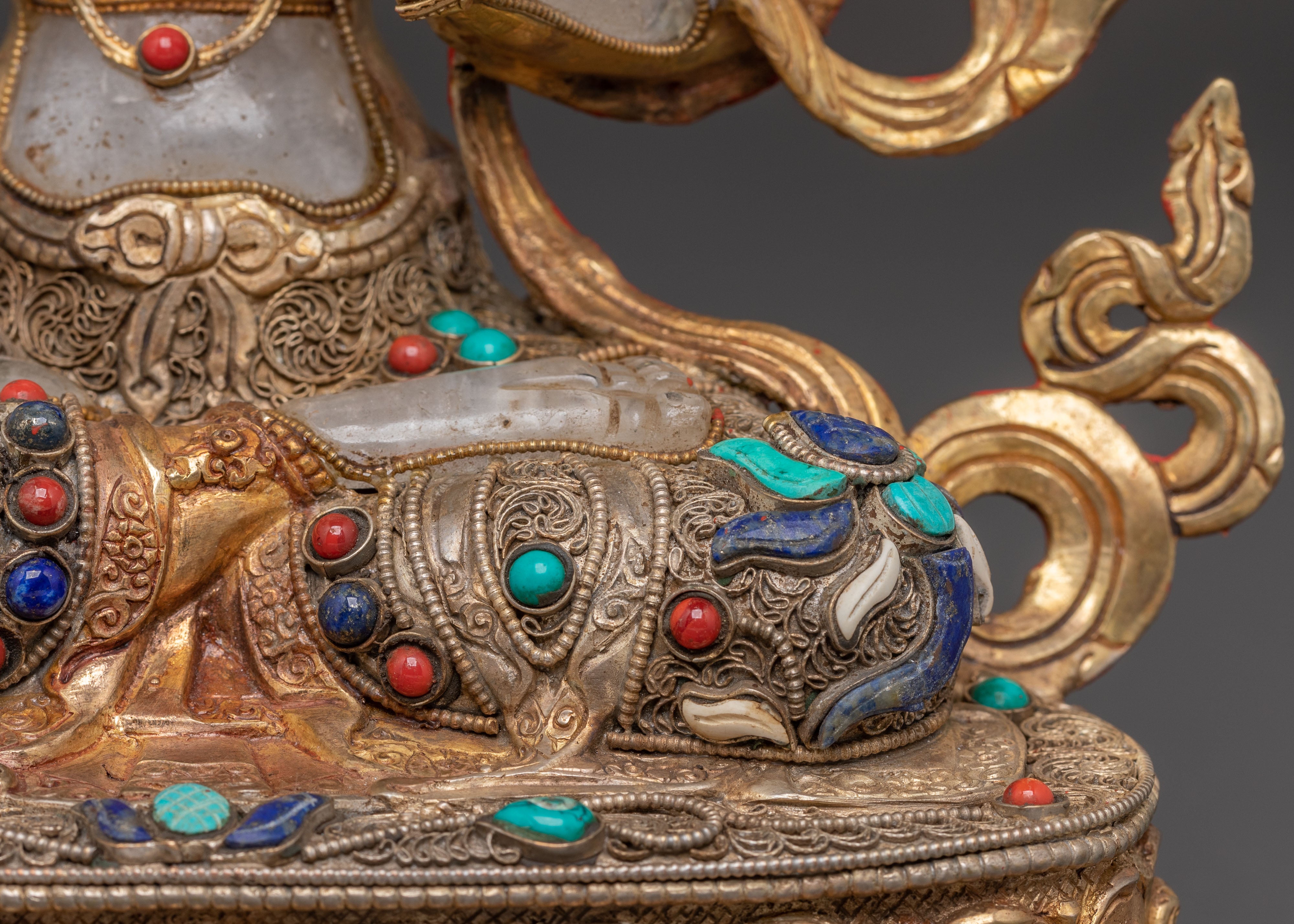 Manjushri Statue: Traditional Artwork