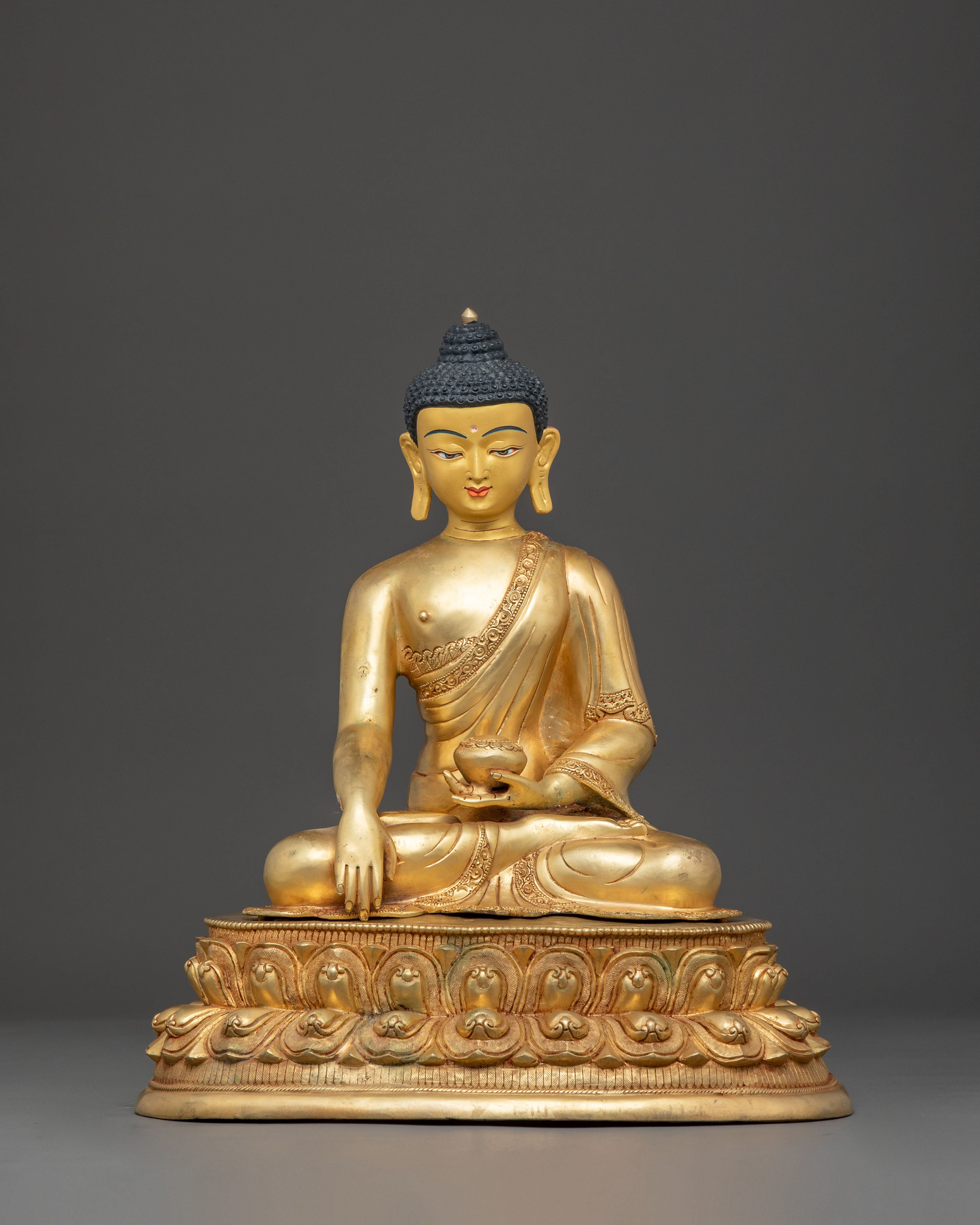 Handmade Gautama Buddha Statue: Symbol of Knowledge and Wisdom